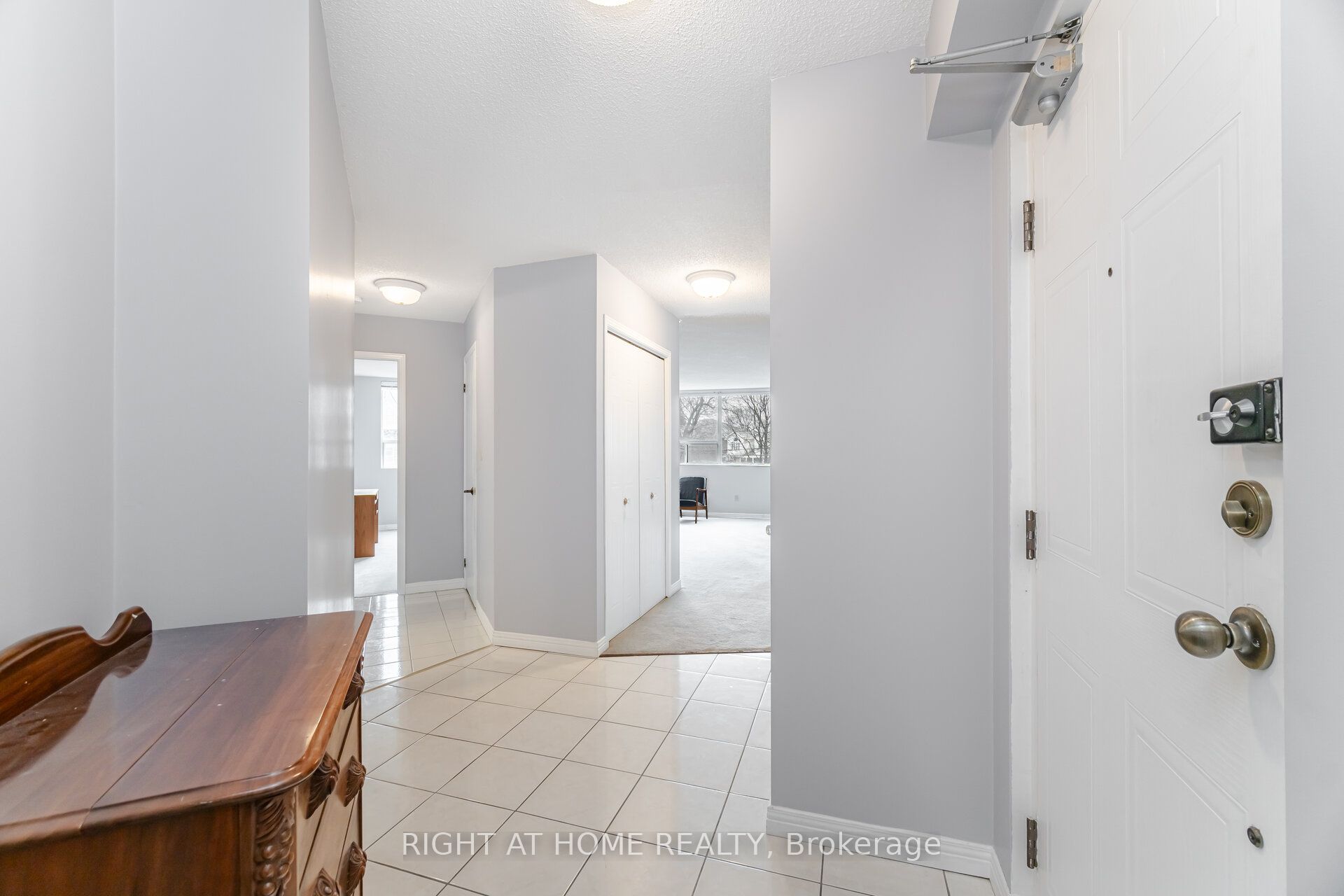 166 Mountain Park Avenue 201, Hamilton, ON L8V 1A1 photo 5