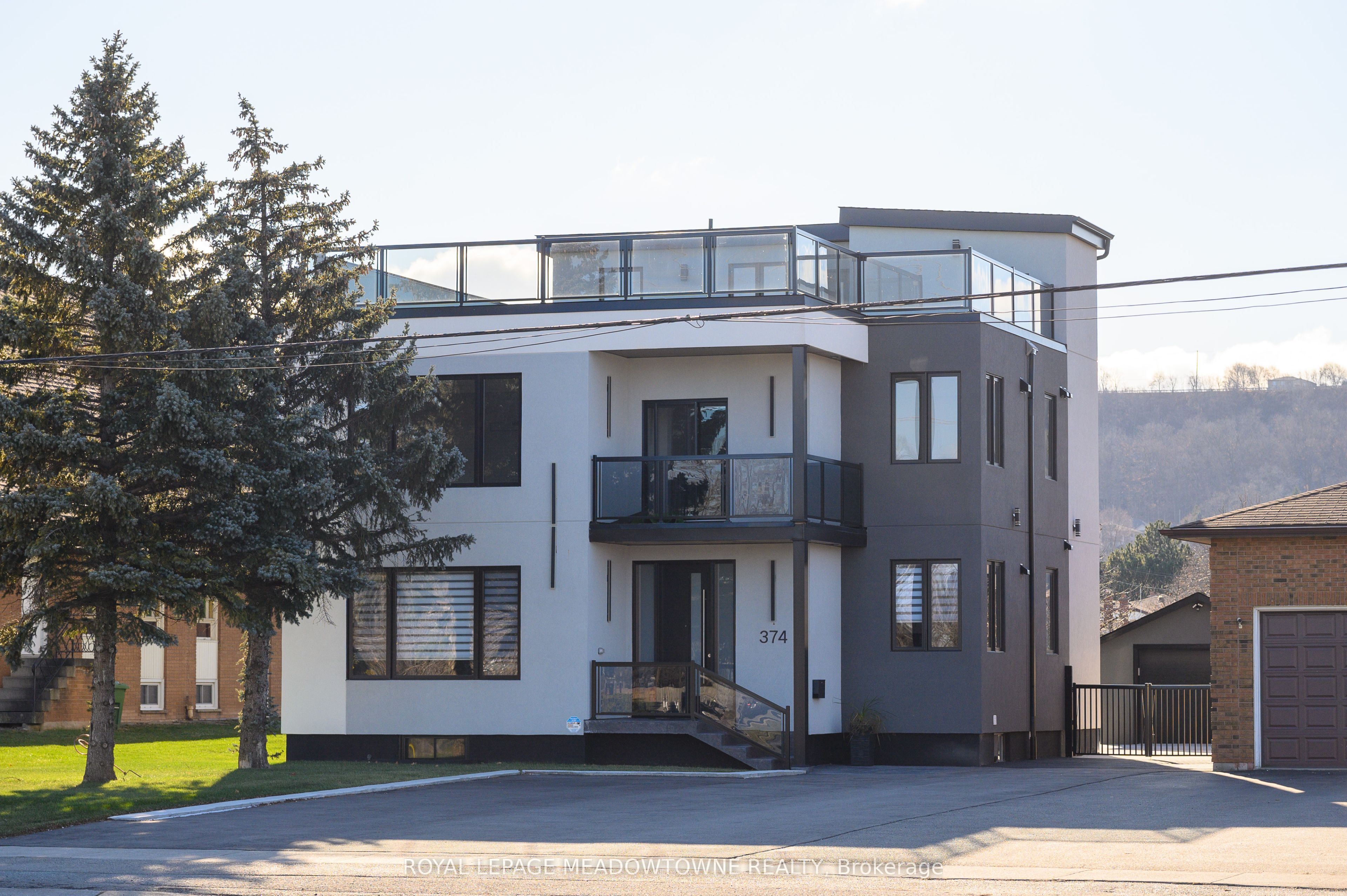 374 Highway 8 N/A, Hamilton, ON L8G 2E8