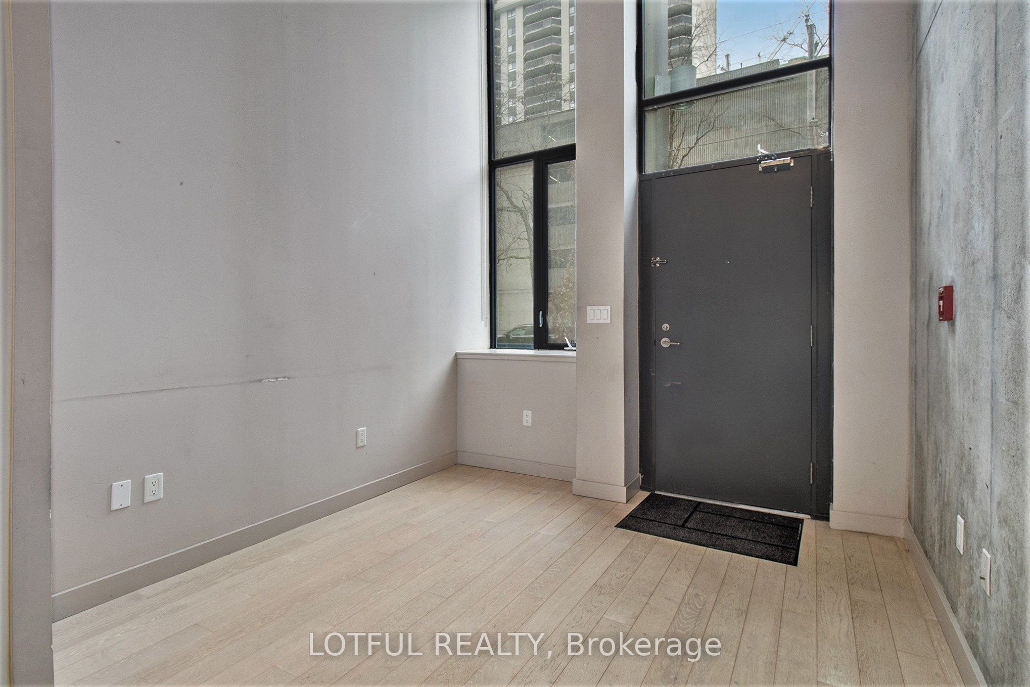 334 Gloucester Street, Ottawa Centre, ON K1R 0C1 photo 2