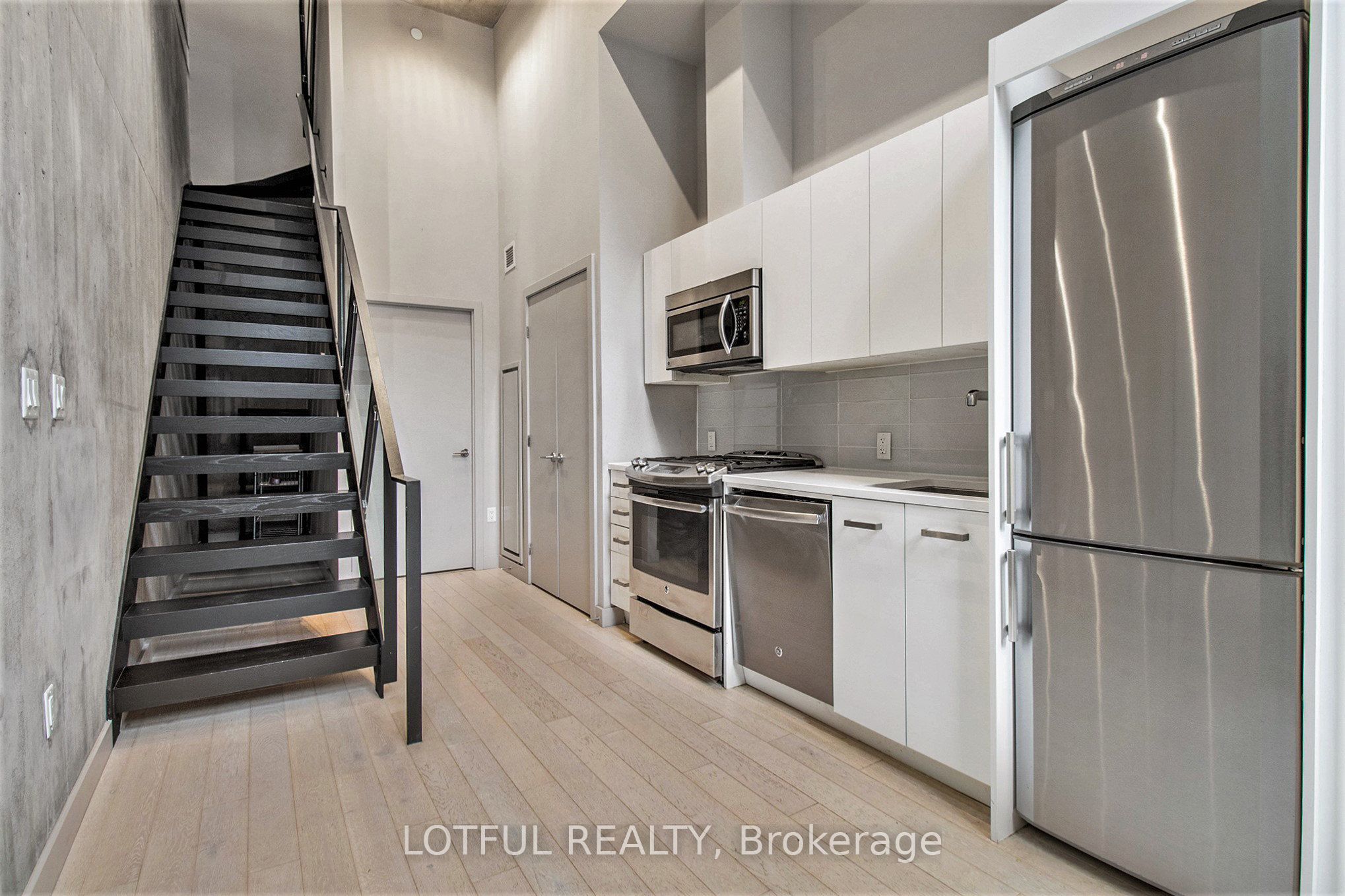 334 Gloucester Street, Ottawa Centre, ON K1R 0C1 photo 4