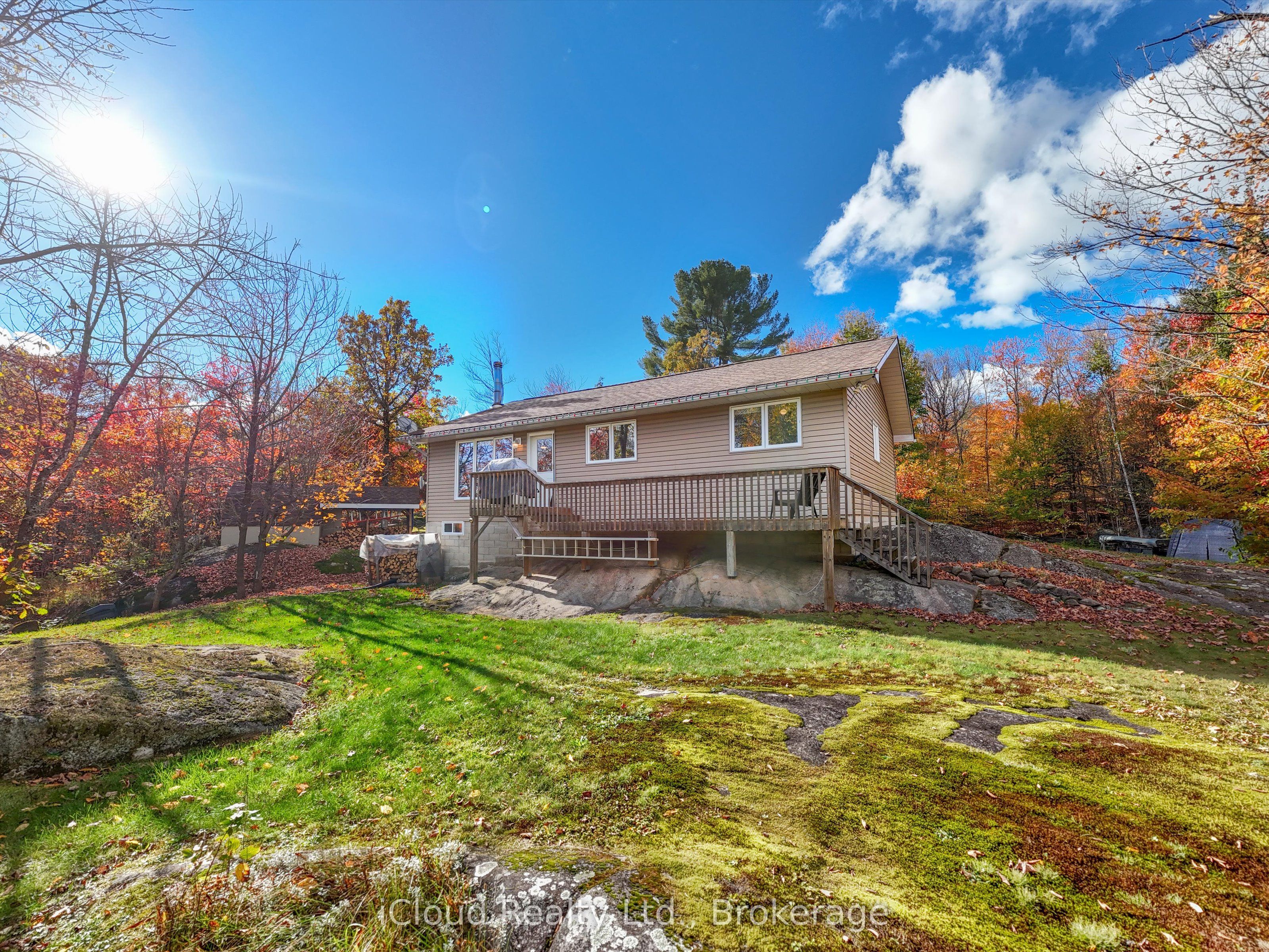 6 Springhill Road, McKellar, ON P0G 1C0