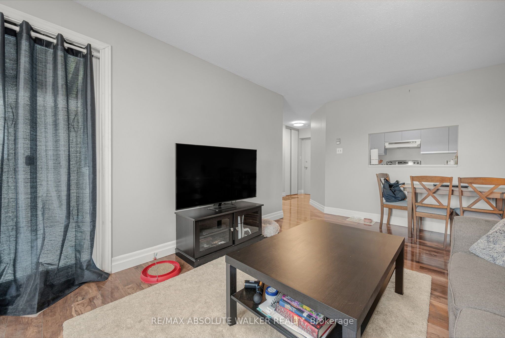 250 Brittany Drive 318, Manor Park - Cardinal Glen and Area, ON K1K 4M1 photo 5