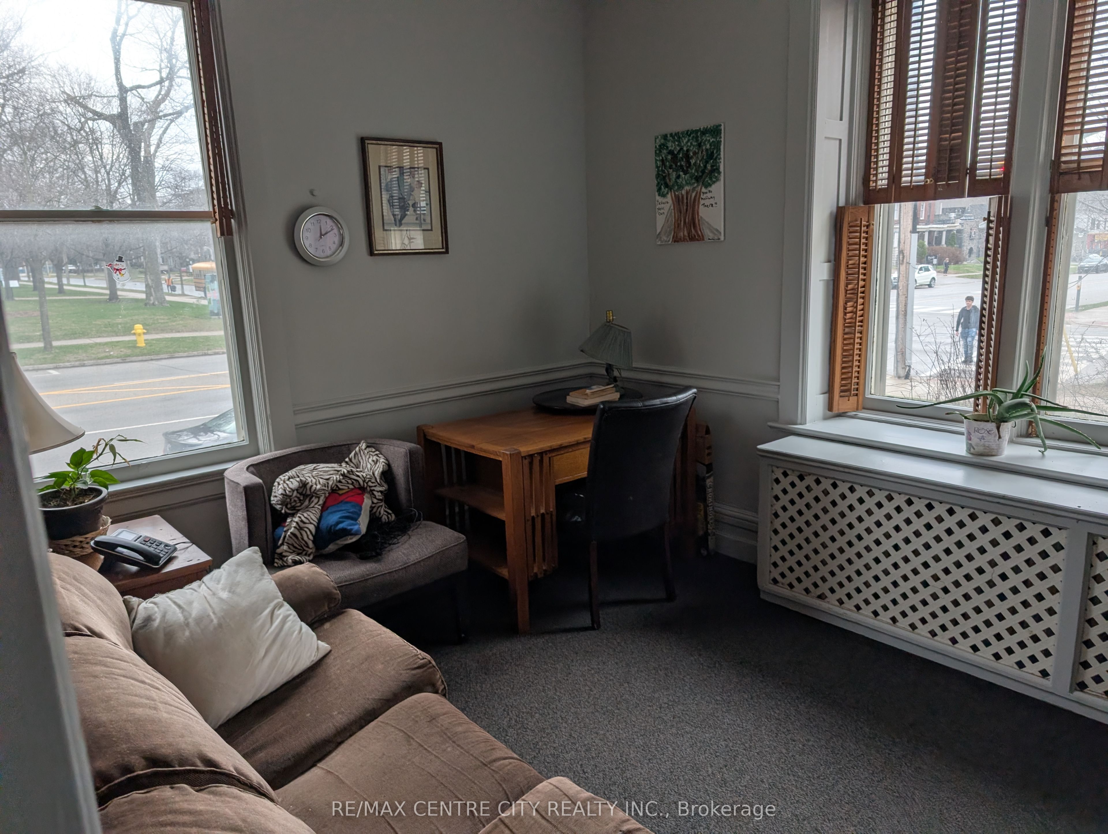 334 Queens Avenue, London East, ON N6B 1X4 photo 2