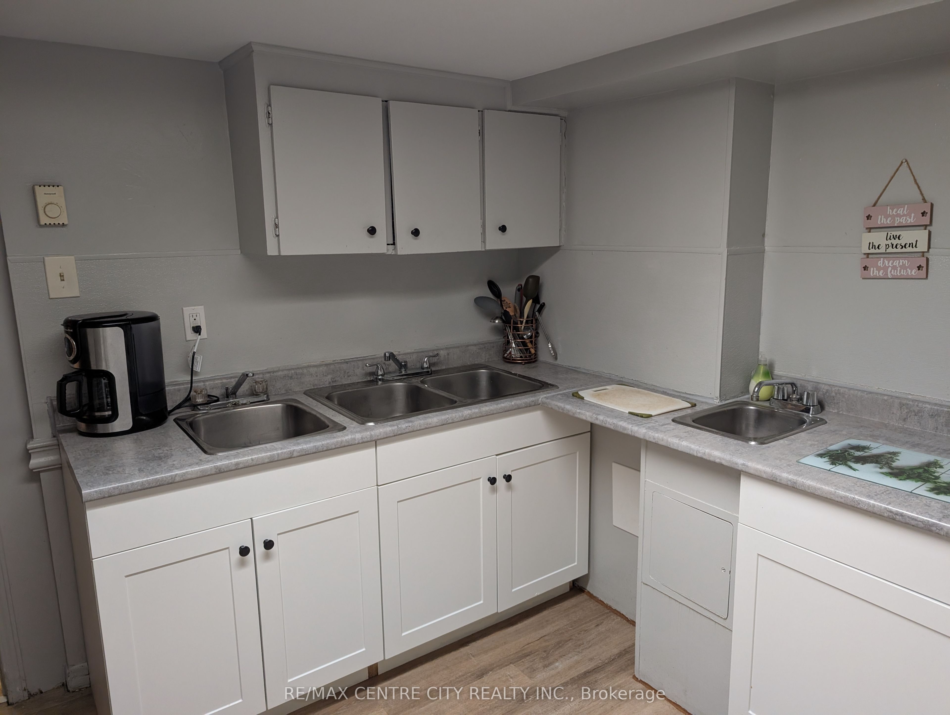 334 Queens Avenue, London East, ON N6B 1X4 photo 5