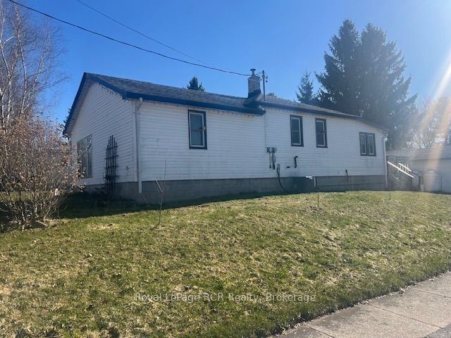 34 George Street N, West Grey, ON N0G 1S0 photo 2