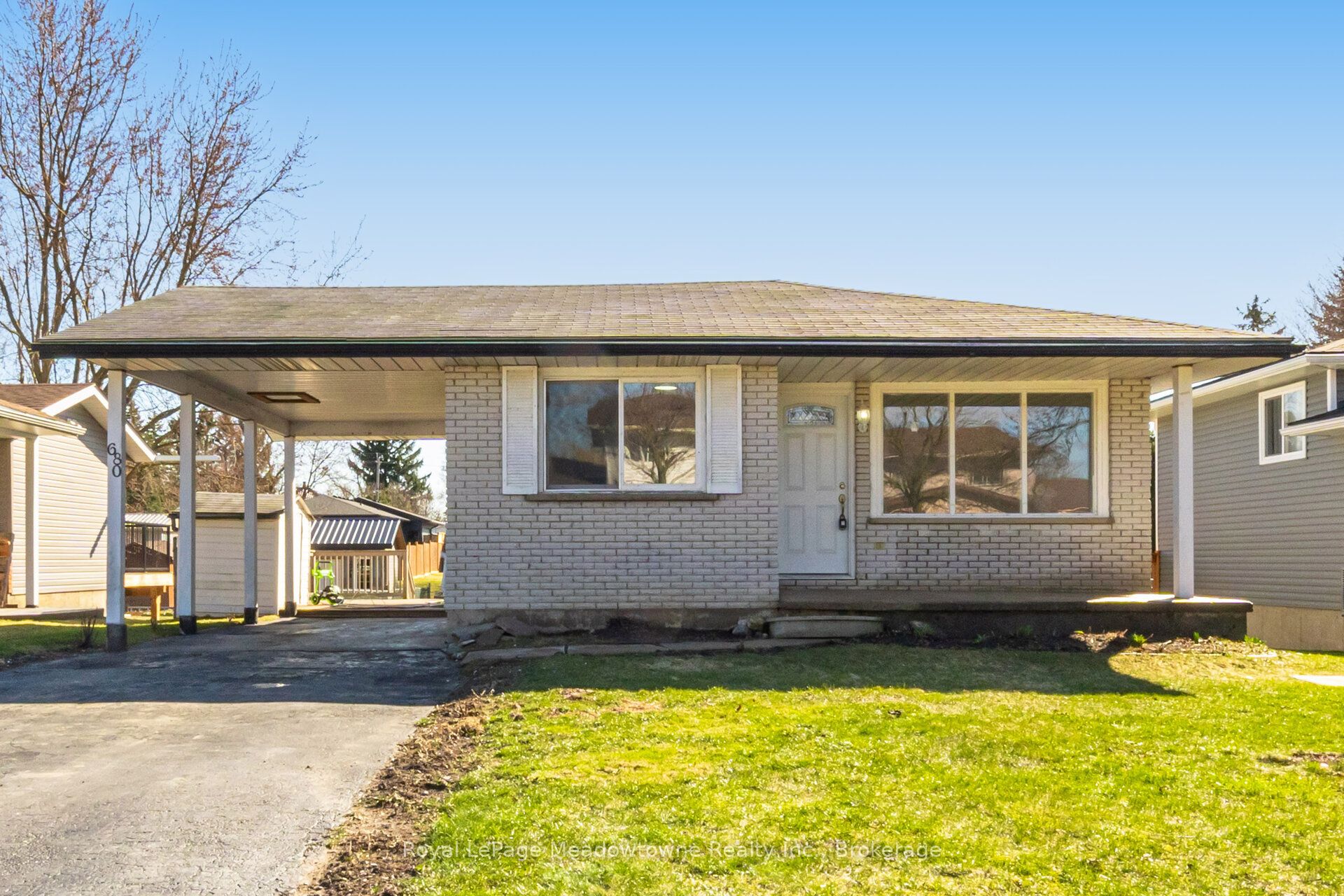 680 Raglan Street, Minto, ON N0G 2P0