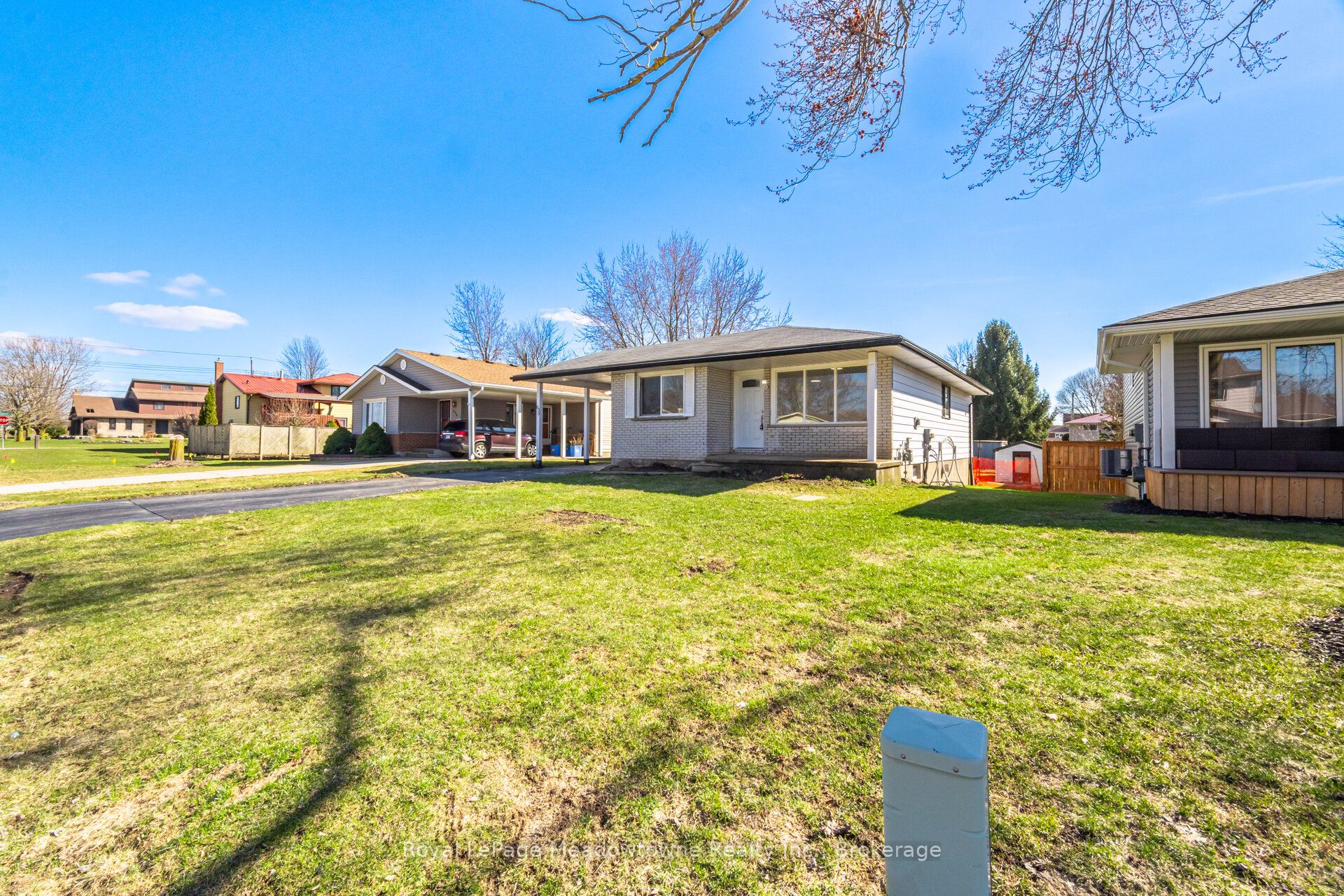 680 Raglan Street, Minto, ON N0G 2P0 photo 2