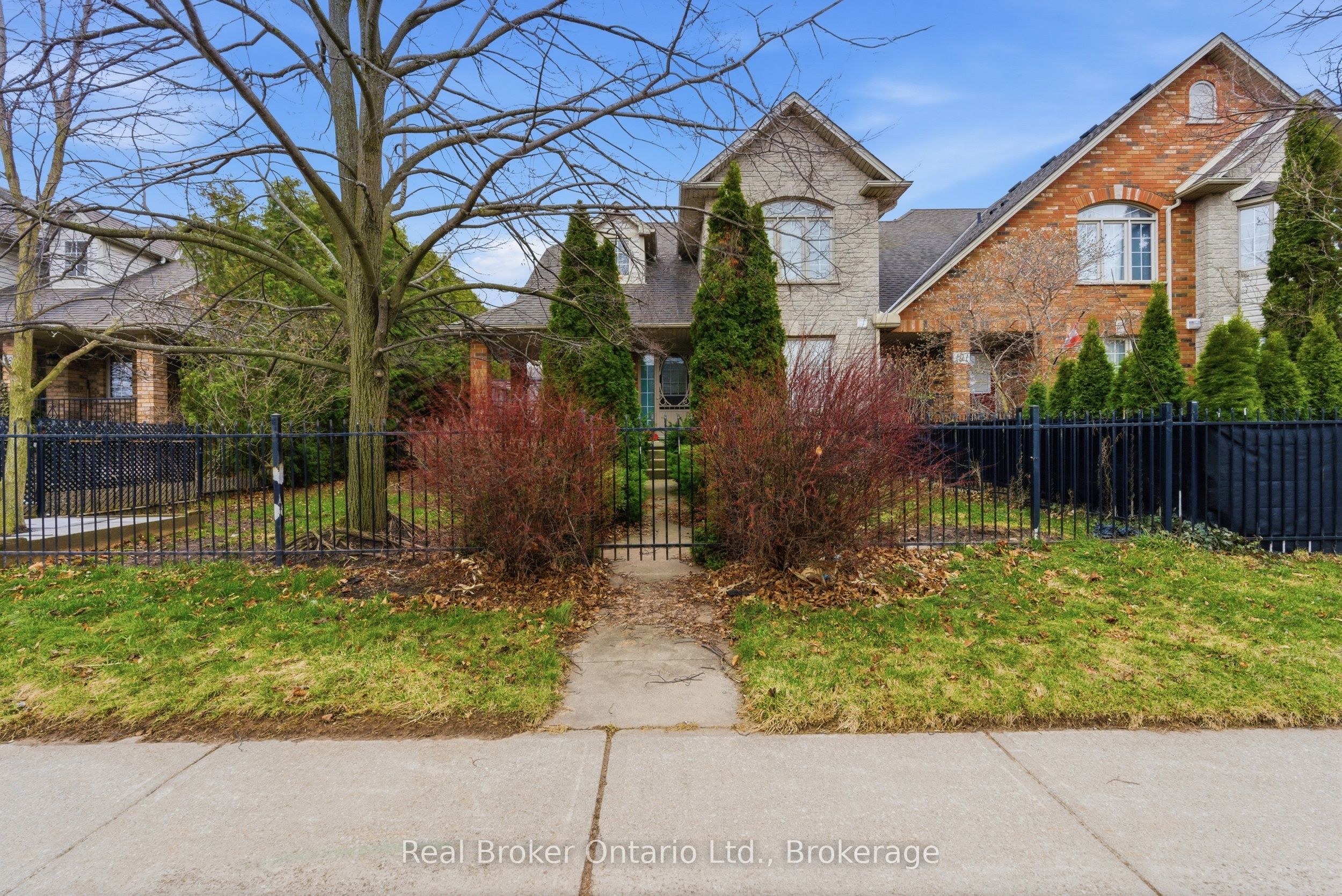 189 Livingston Avenue, Grimsby, ON L3M 5M3