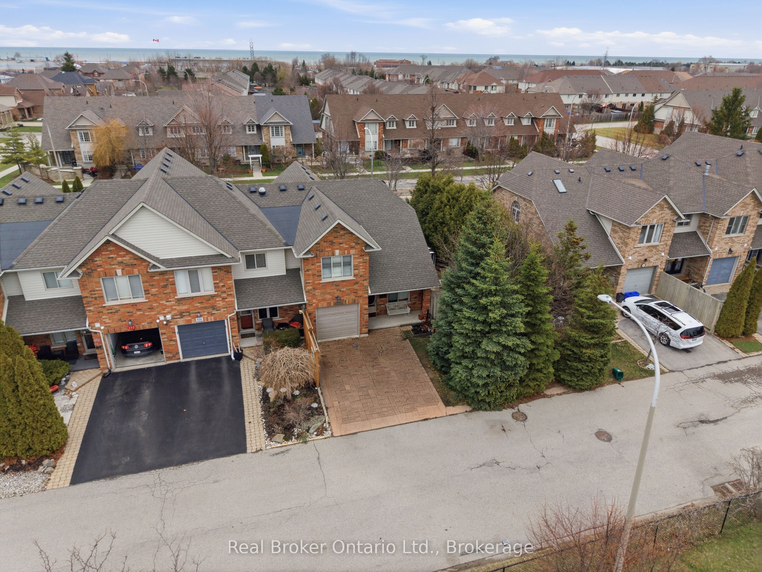 189 Livingston Avenue, Grimsby, ON L3M 5M3 photo 3