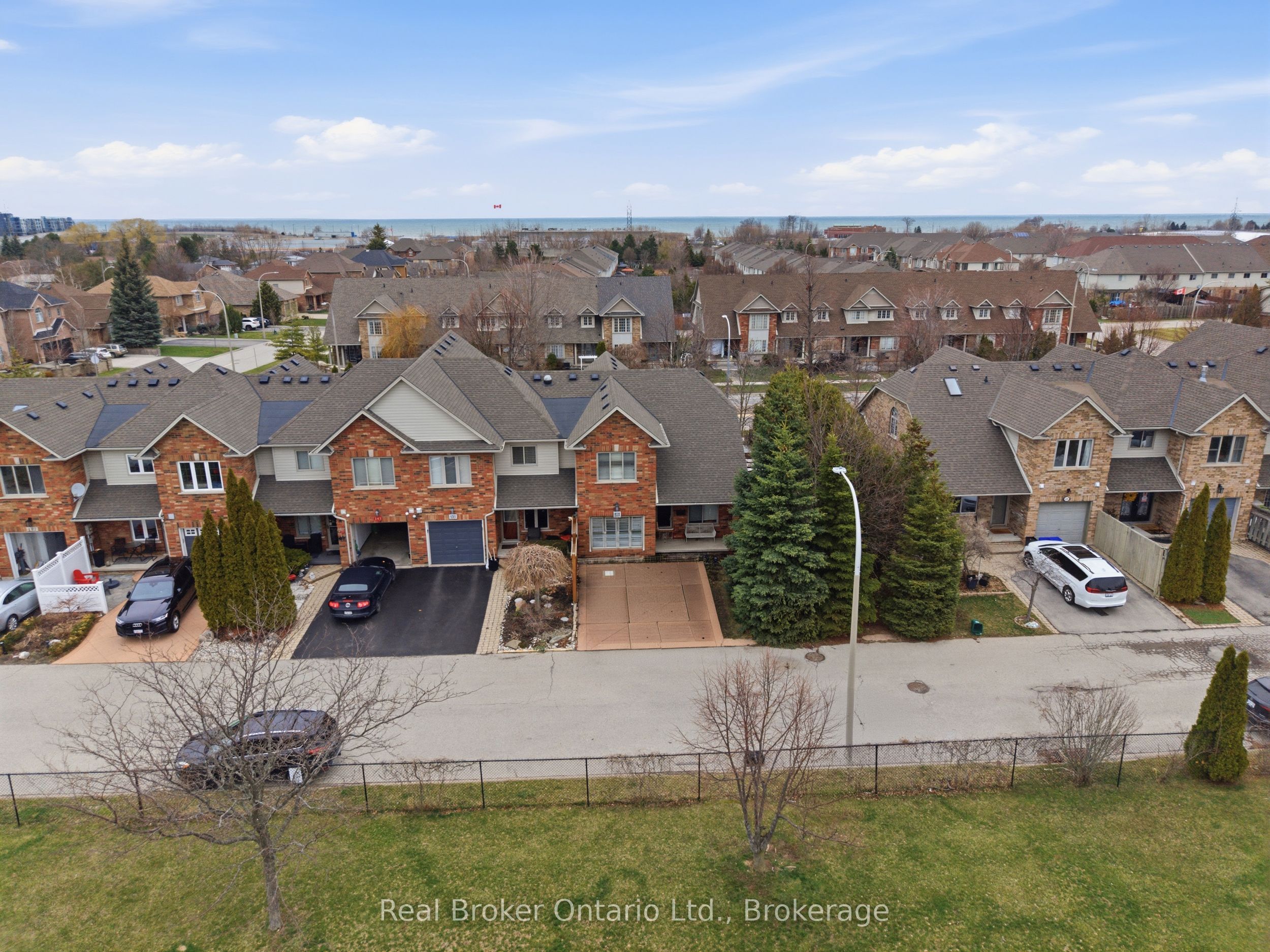 189 Livingston Avenue, Grimsby, ON L3M 5M3 photo 4