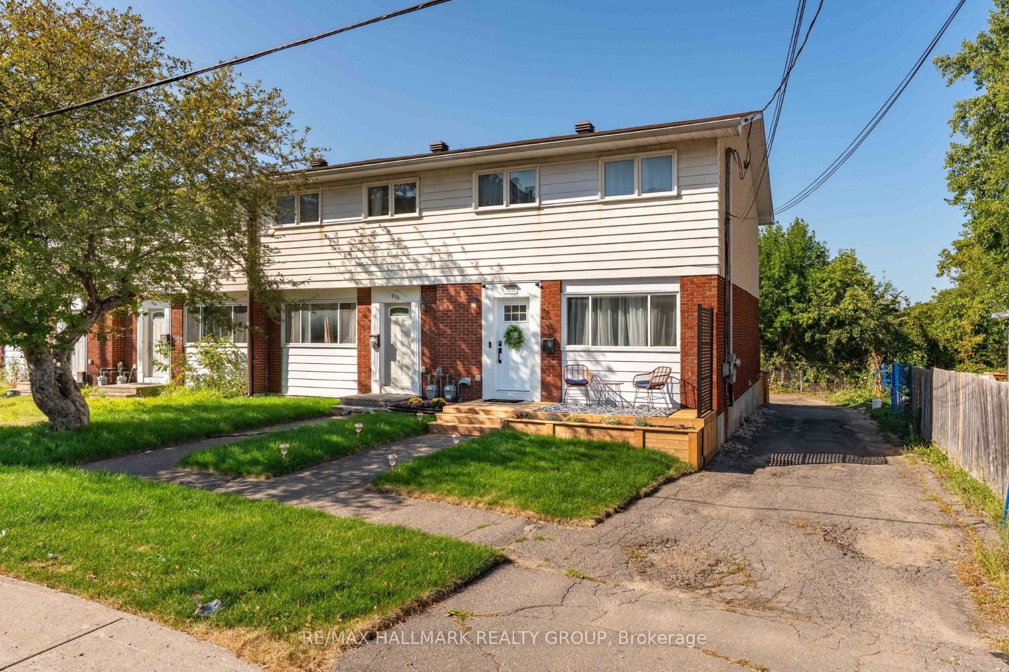 820 Grenon Avenue, Britannia Heights - Queensway Terrace N and Area, ON K2B 6G2 photo 2