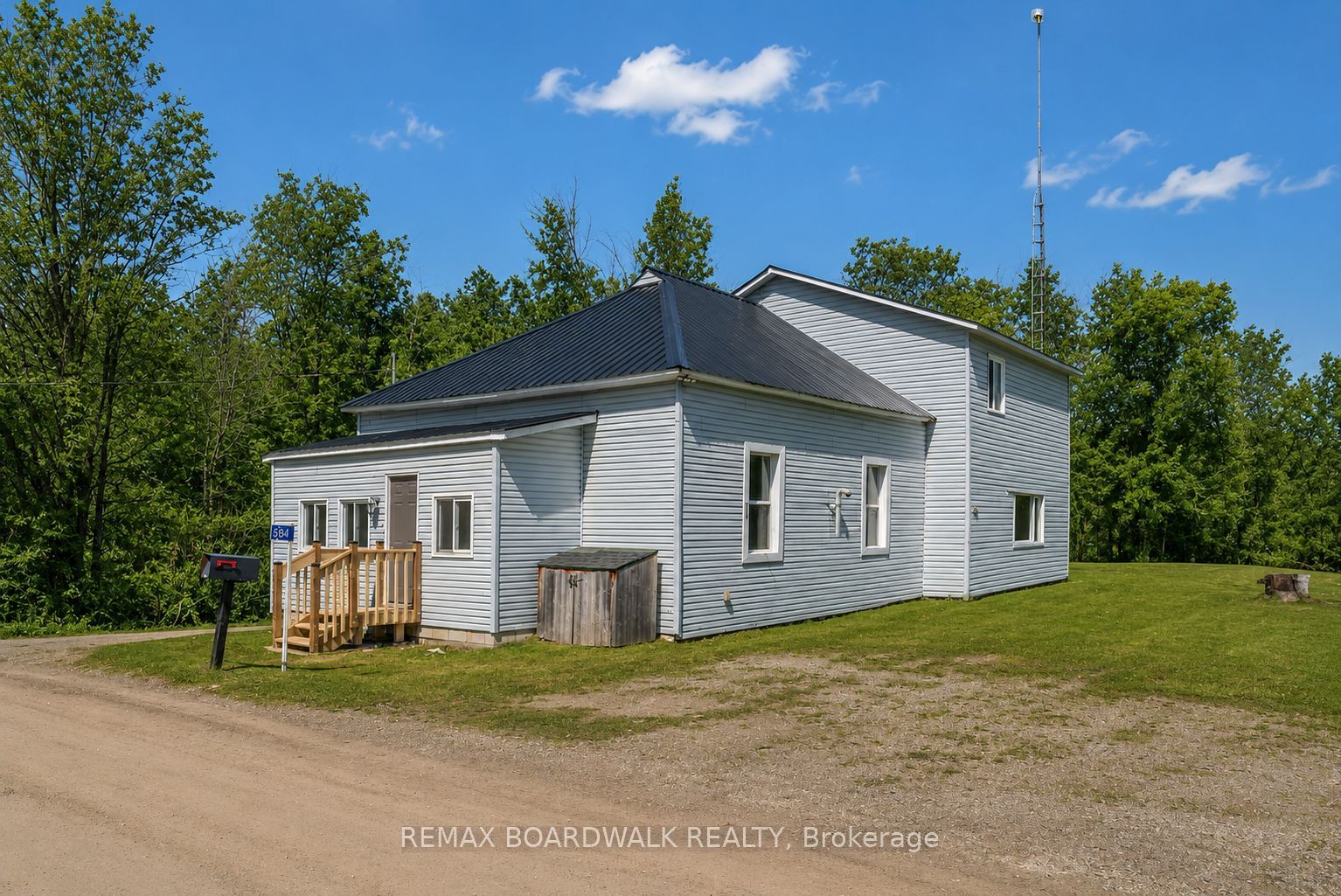 584 Ford Road, Montague, ON K7A 4S4 photo 5