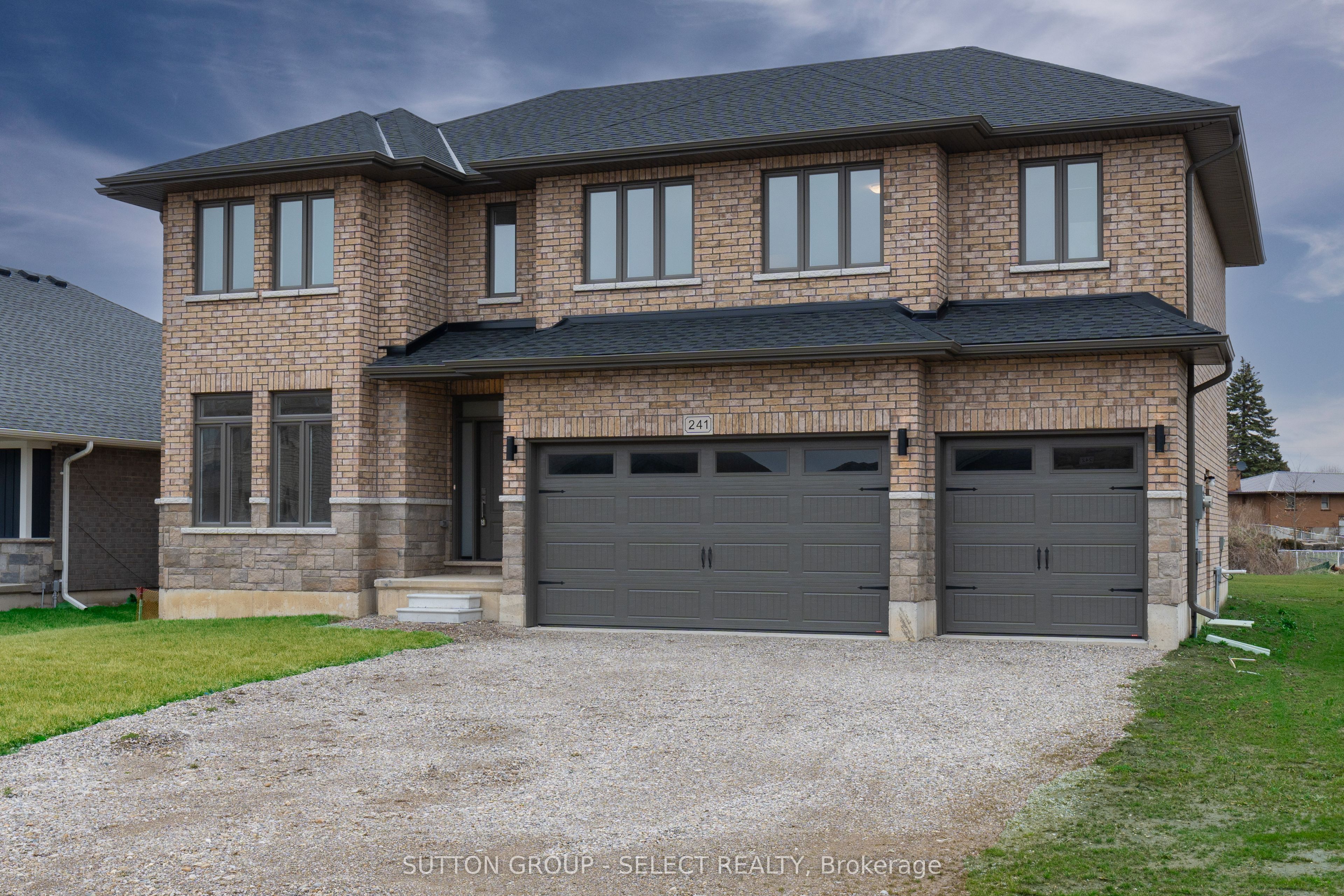 241 LEITCH Street, Dutton/Dunwich, ON N0L 1J0 photo 2