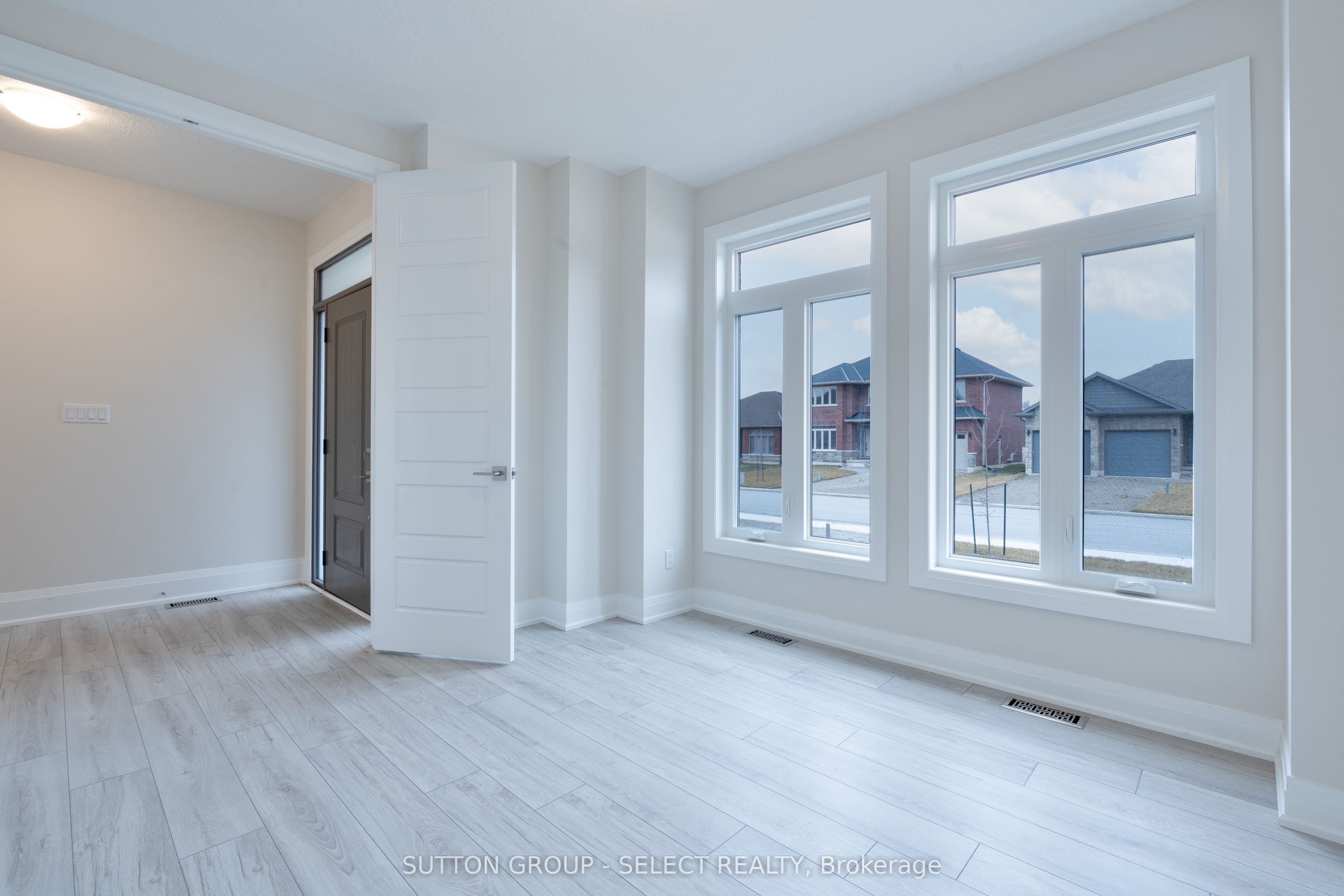 241 LEITCH Street, Dutton/Dunwich, ON N0L 1J0 photo 4