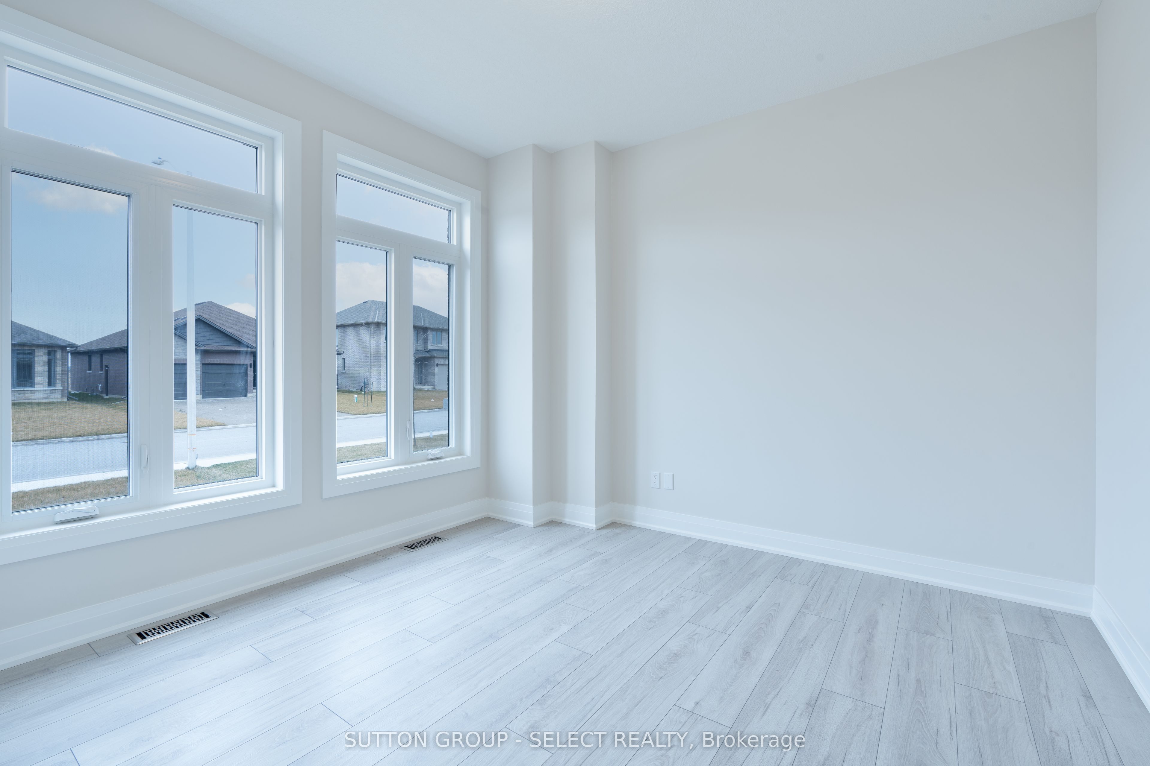 241 LEITCH Street, Dutton/Dunwich, ON N0L 1J0 photo 5