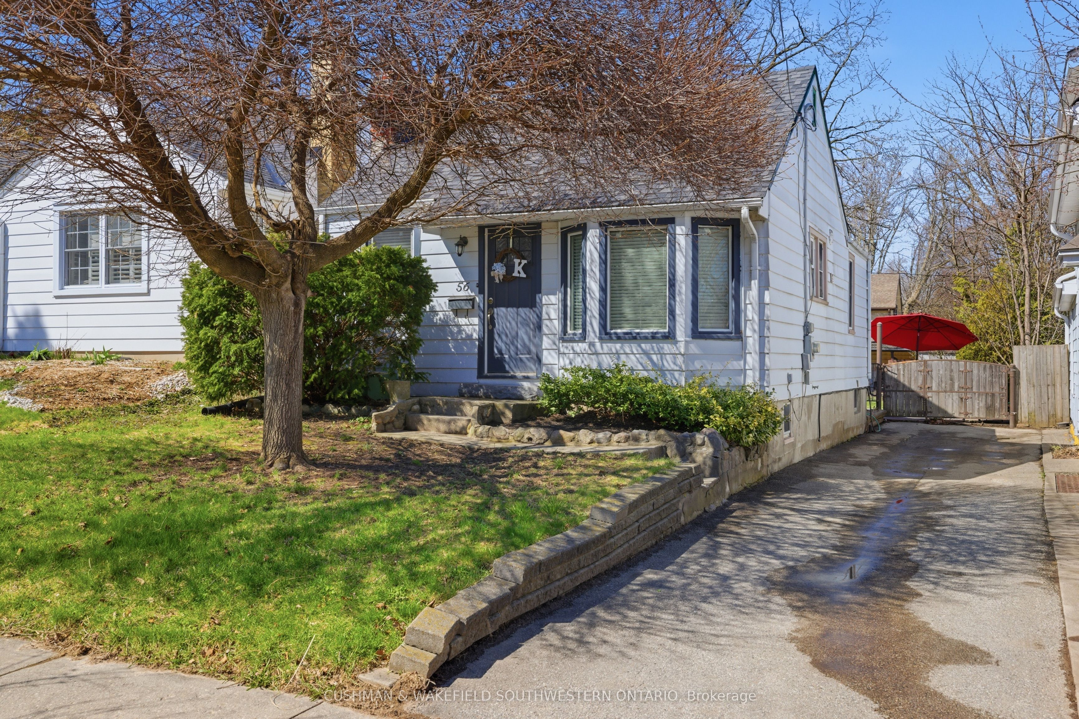 56 Thomas Janes Drive, London South, ON N6C 2G9