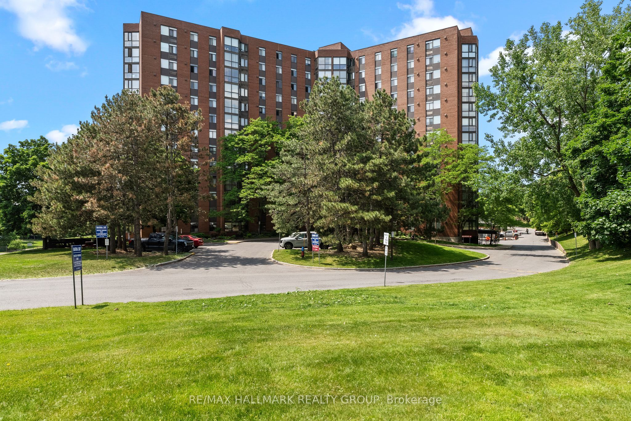 2871 Richmond Road 411, Britannia Heights - Queensway Terrace N and Area, ON K2B 8M5