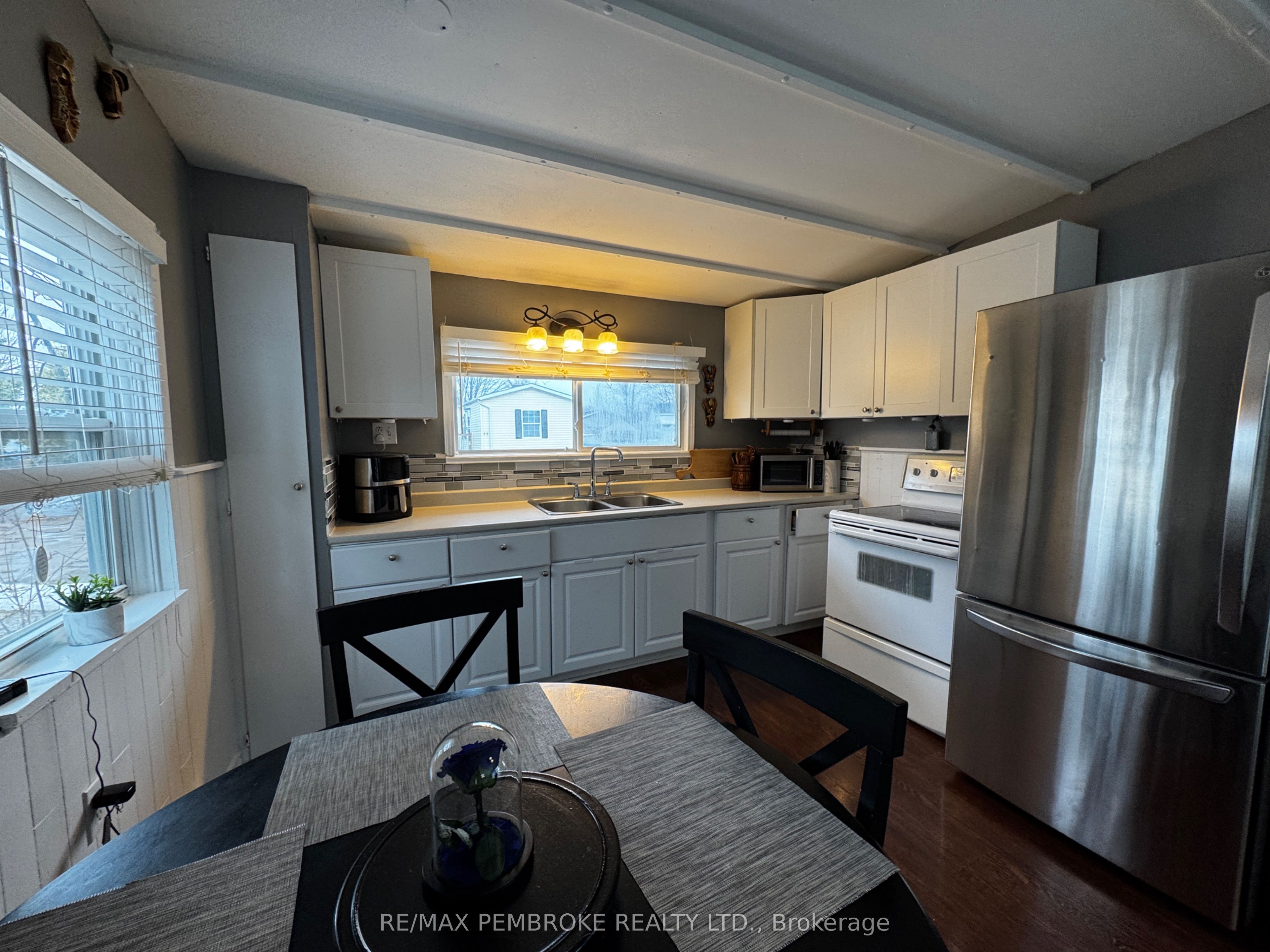 72 Pinehurst Estates, Petawawa, ON K8H 2H2 photo 3