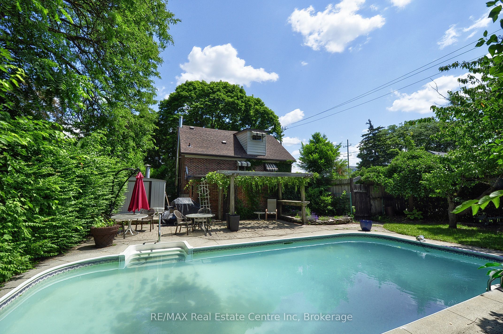 285 Albert Street W, Waterloo, ON N2L 3T9 photo 4