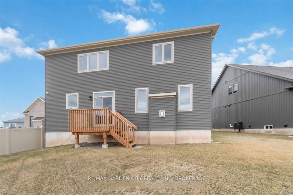 74 ORIOLE Crescent, Port Colborne, ON L3K 5Z9 photo 5