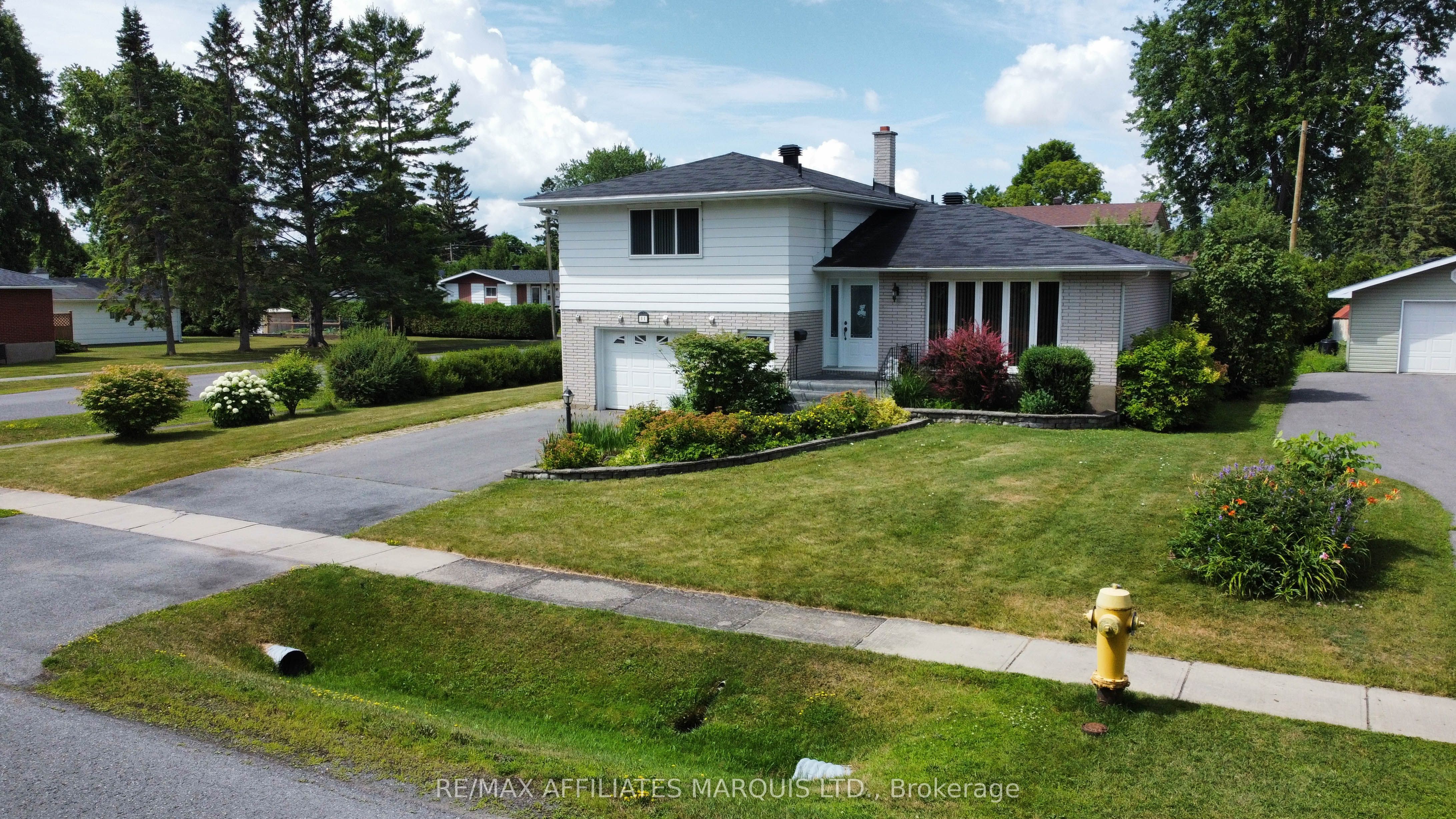 11 Ault Drive, South Stormont, ON K0C 1M0