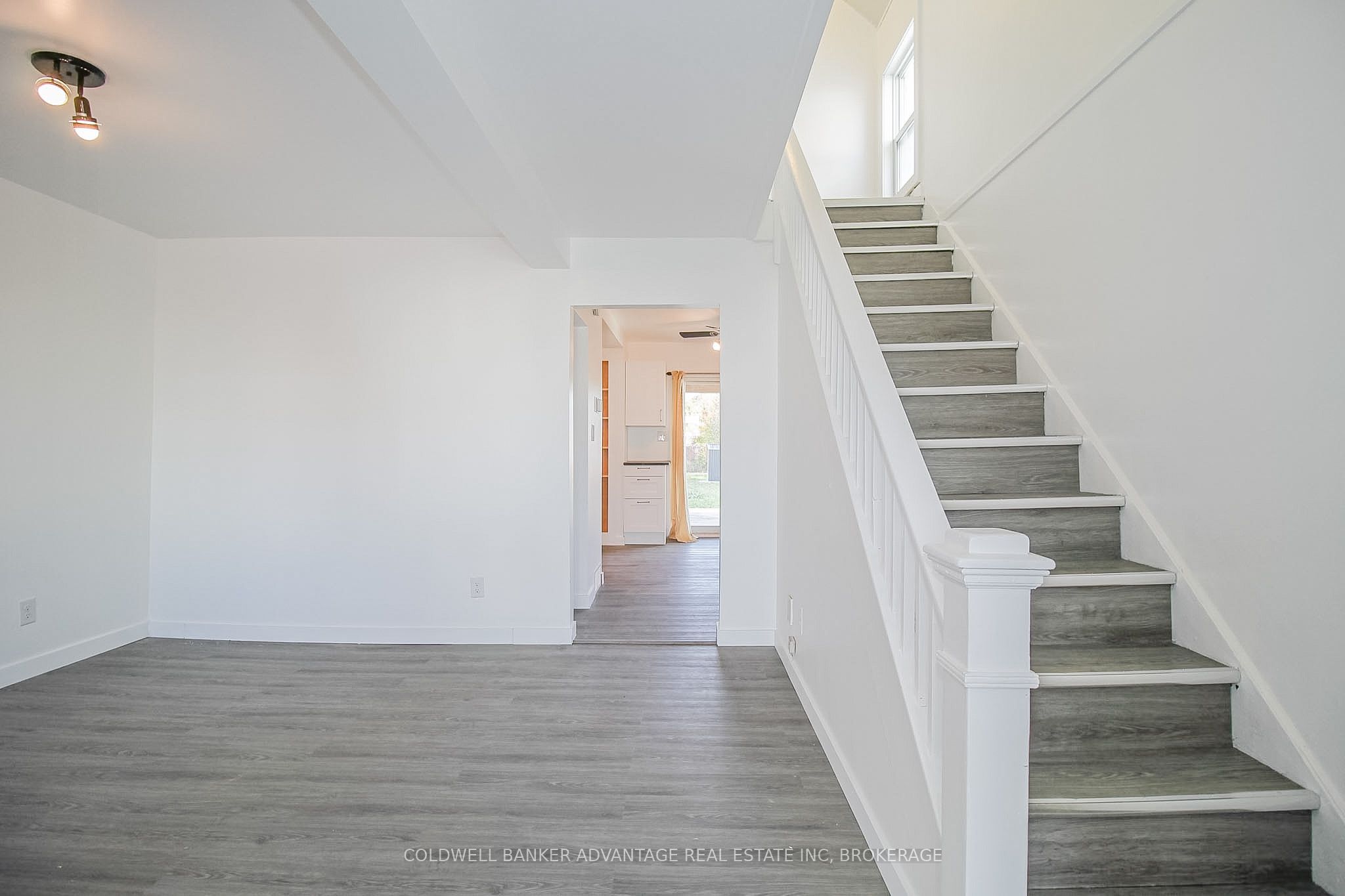 215 Burgar Street, Welland, ON L3B 2T3 photo 5