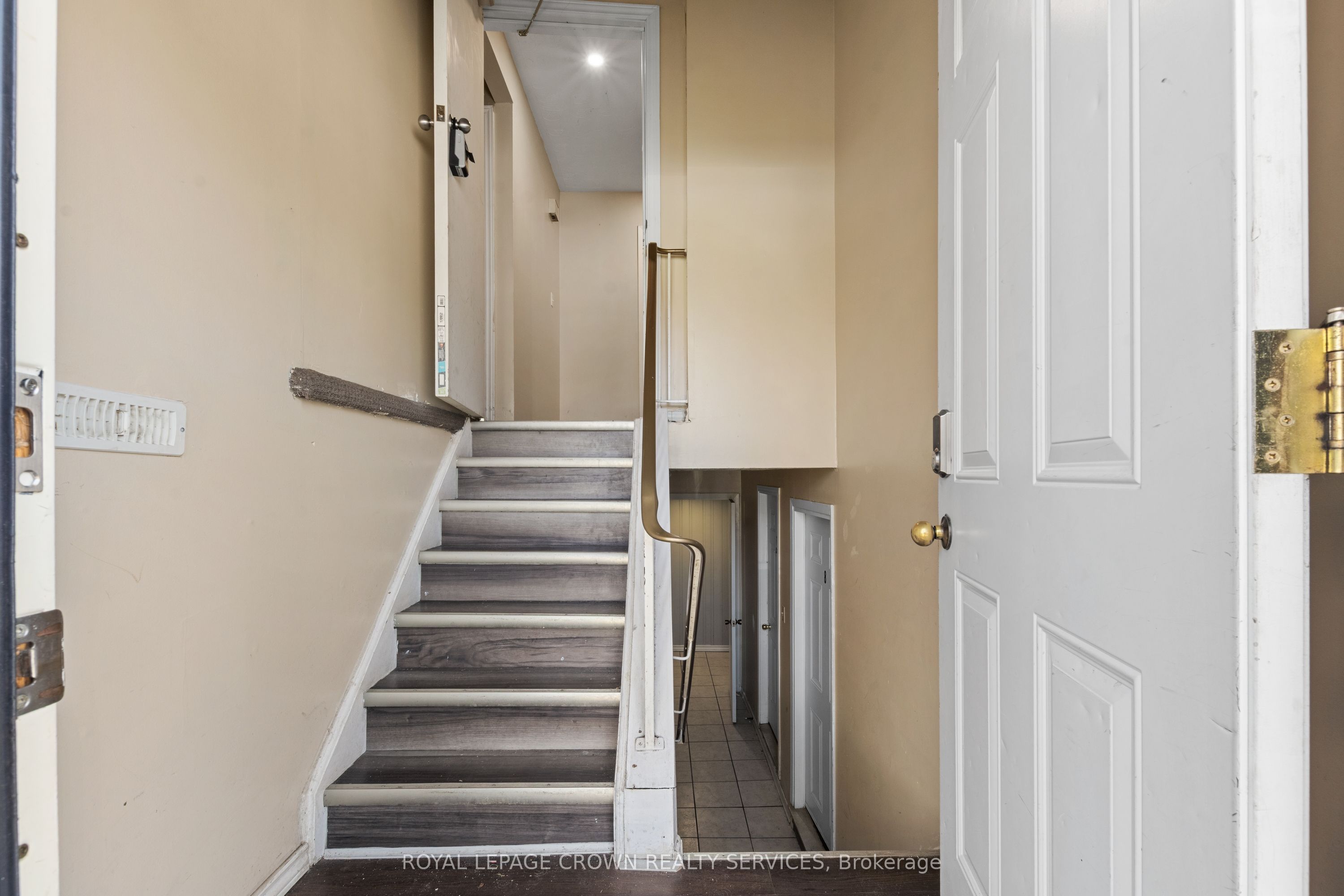 23 Amherst Drive, Kitchener, ON N2P 1E1 photo 3
