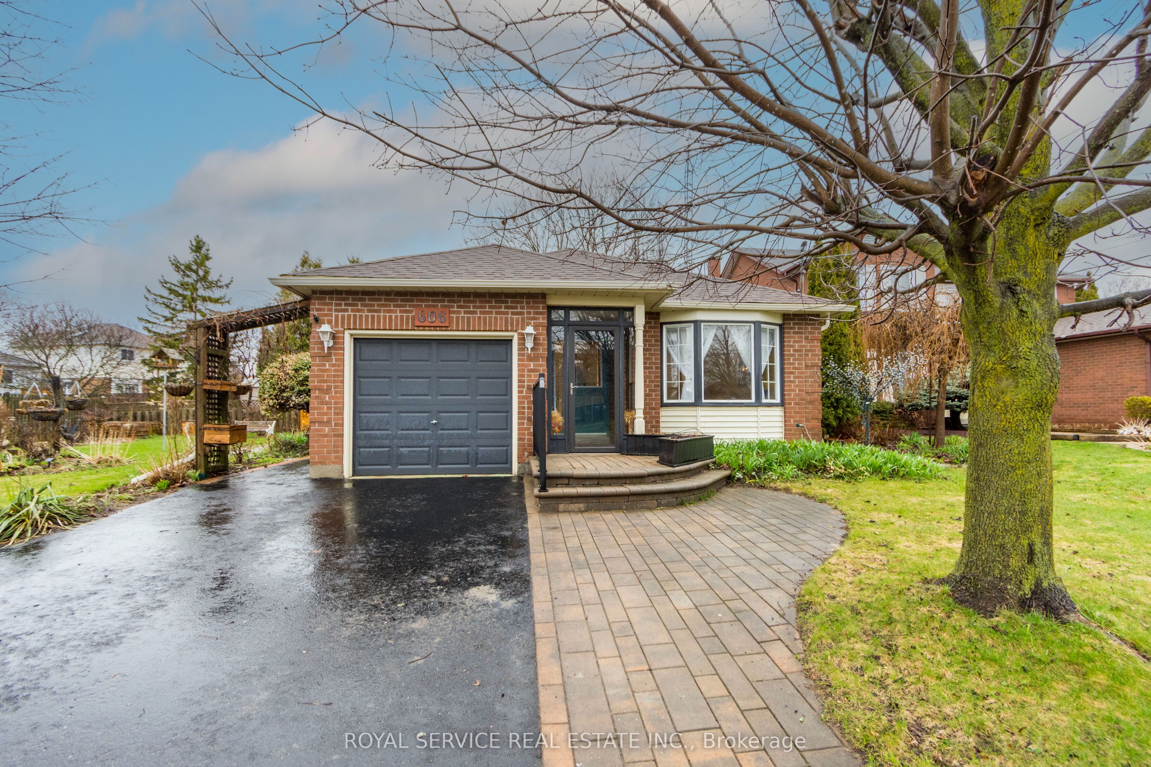 606 Carlisle Street, Cobourg, ON K9A 1X6