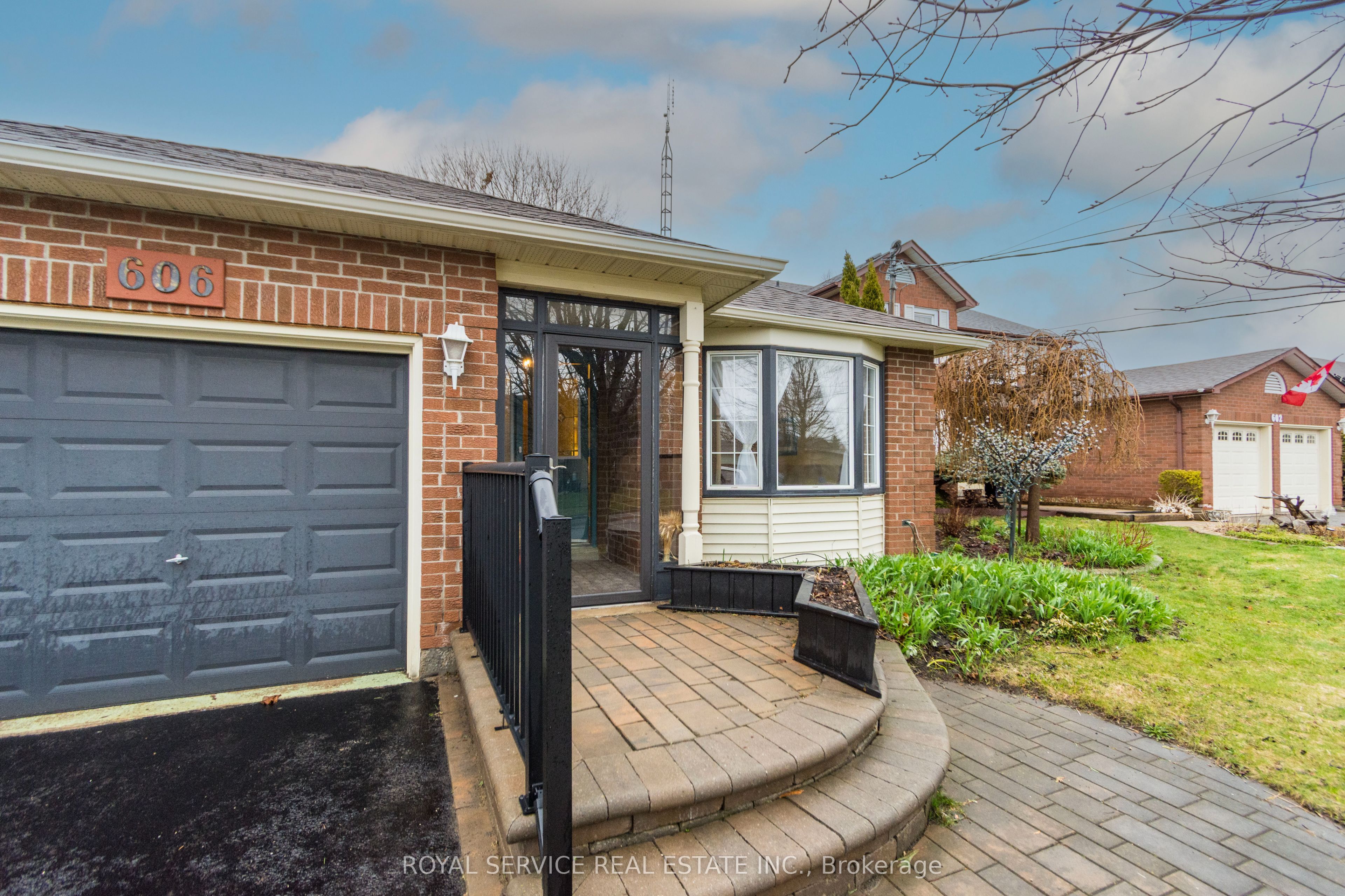 606 Carlisle Street, Cobourg, ON K9A 1X6 photo 2