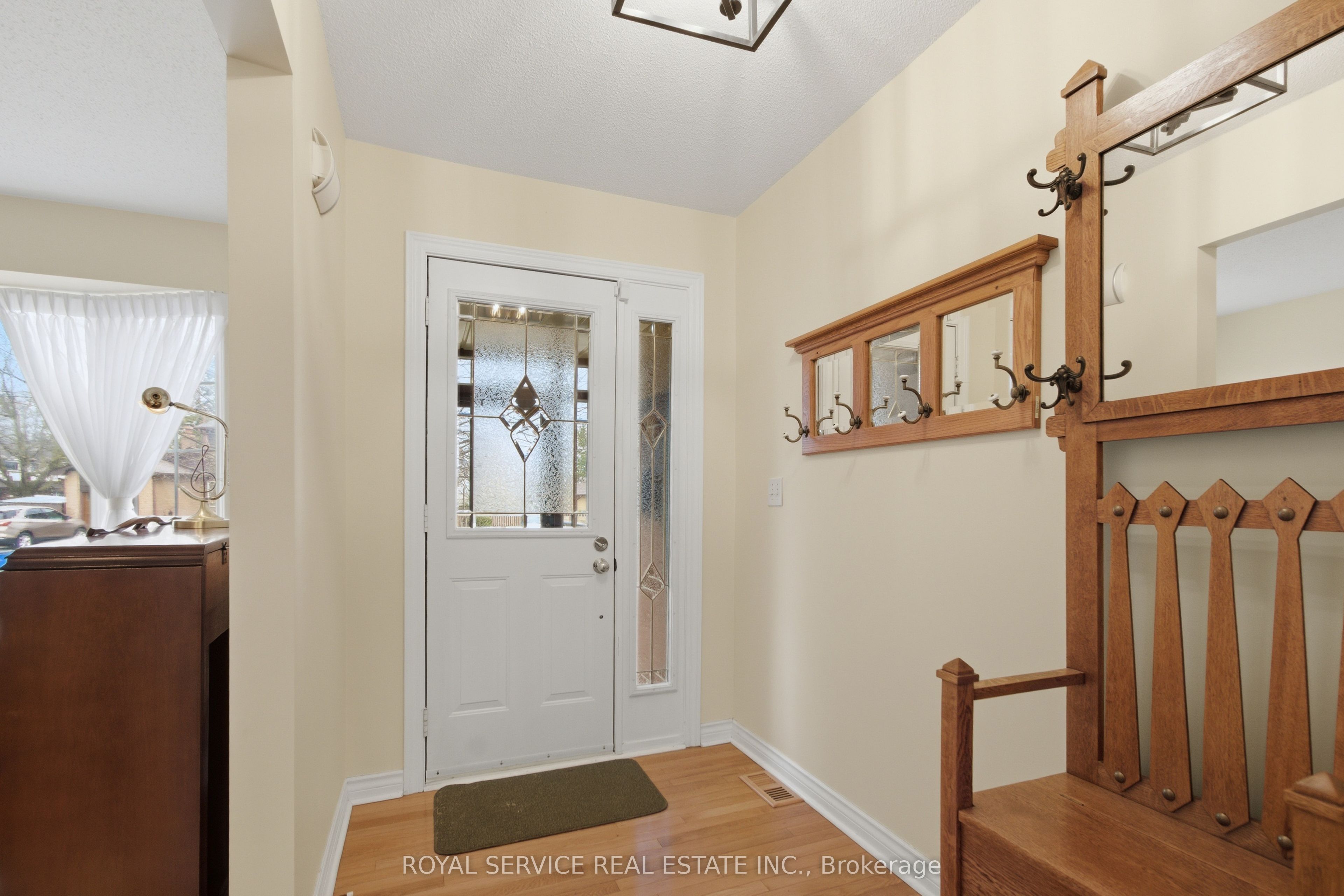 606 Carlisle Street, Cobourg, ON K9A 1X6 photo 5