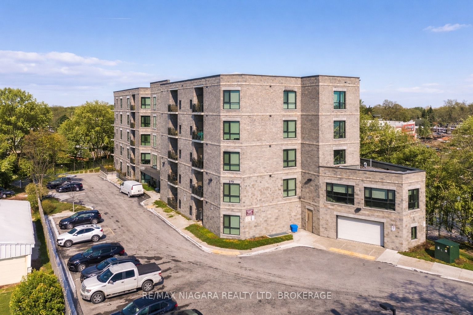379 Scott Street 209, St. Catharines, ON L2M 3W2