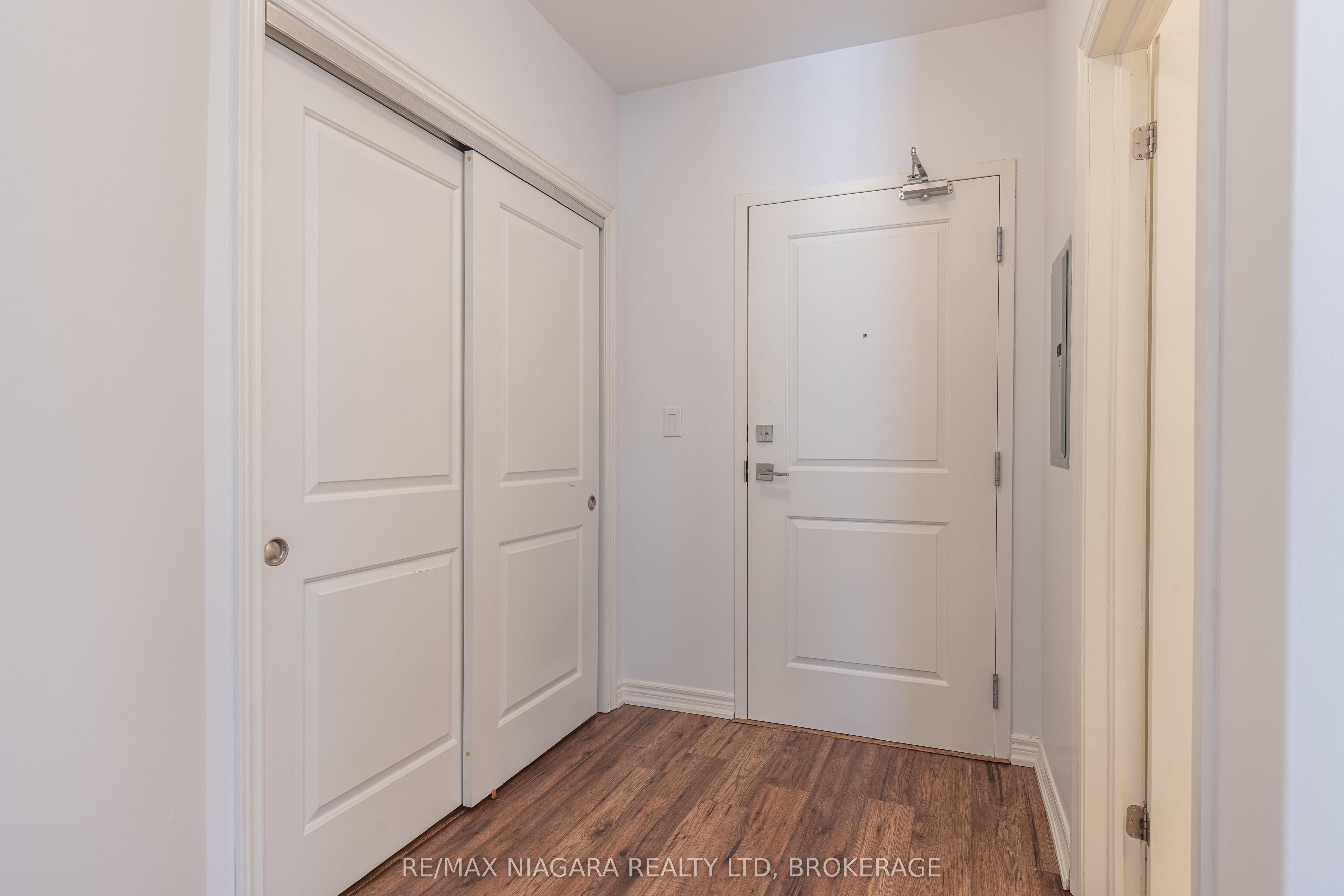 379 Scott Street 209, St. Catharines, ON L2M 3W2 photo 4