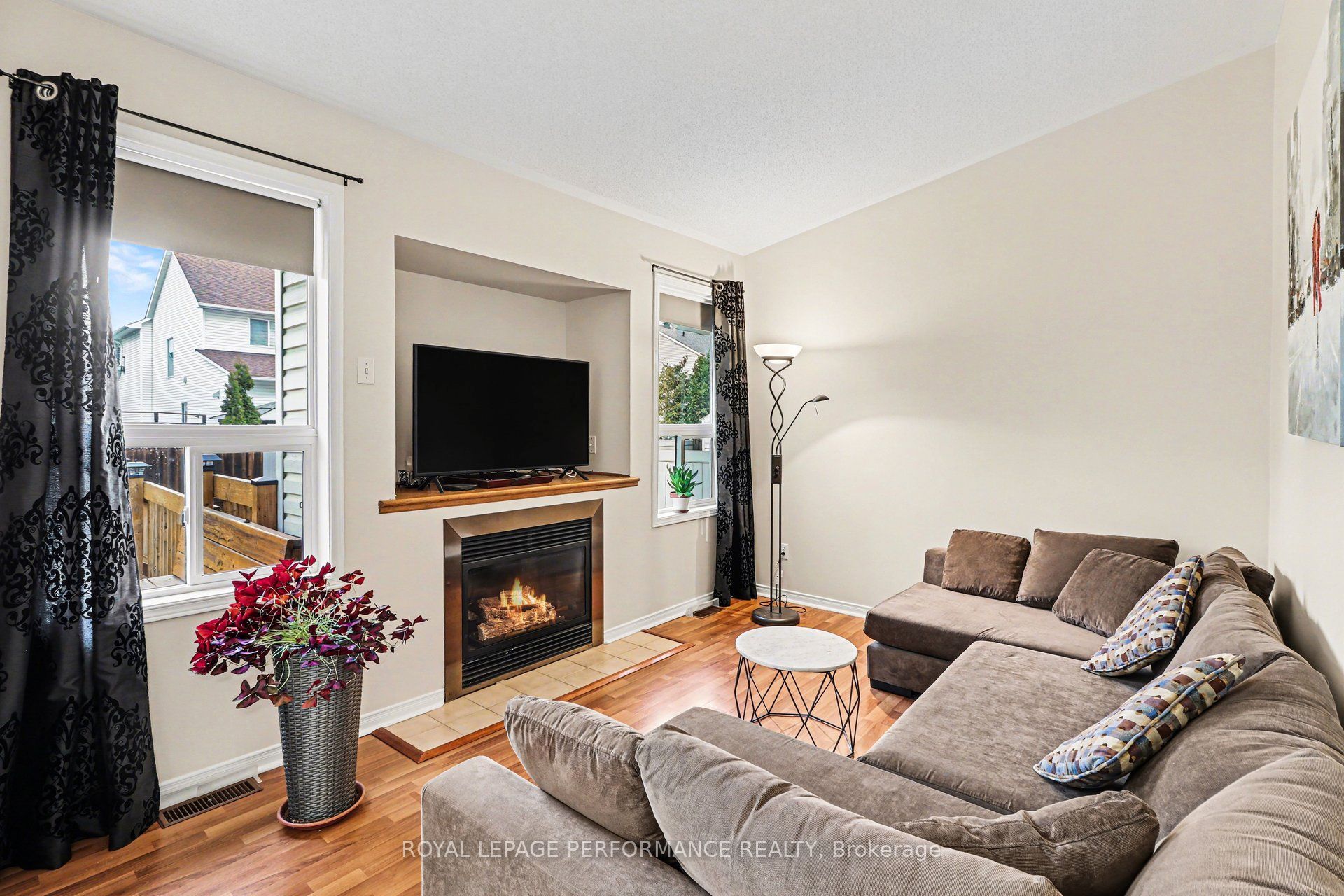 897 Paradise Crescent, Orleans - Cumberland and Area, ON K4A 3S5 photo 4