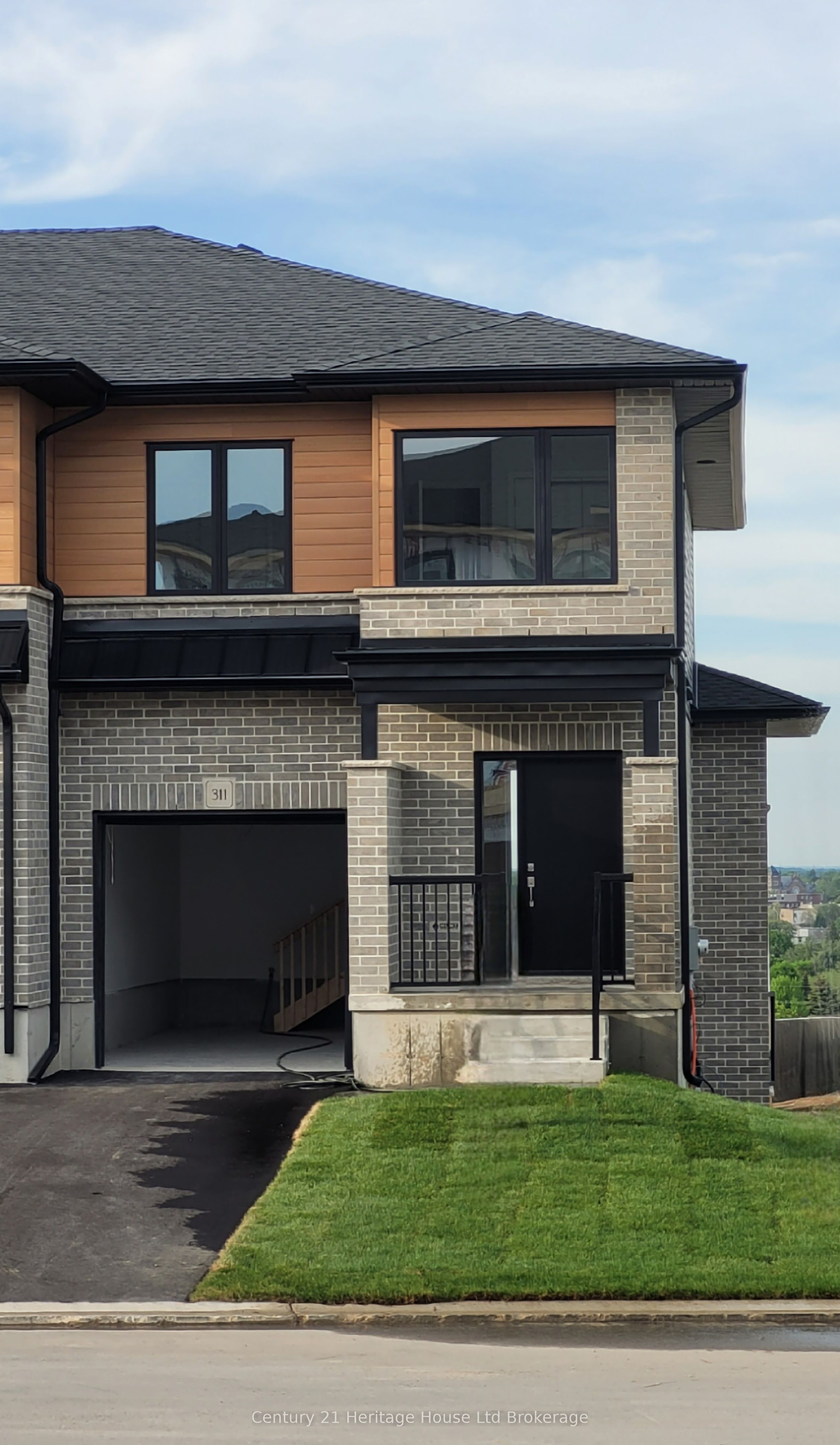311 Kading Crescent, Woodstock, ON N4S 0G6 photo 2