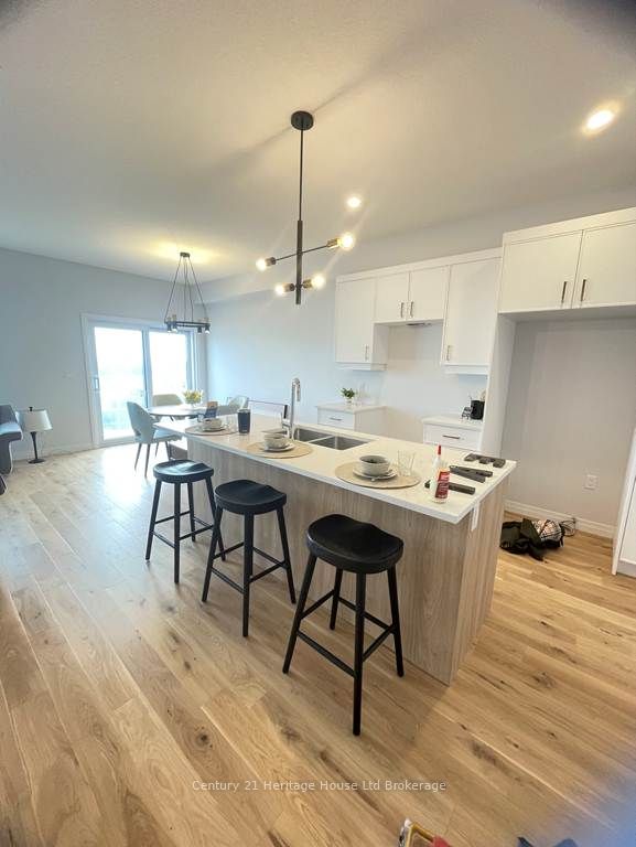 331 Kading Crescent, Woodstock, ON N4S 0G6 photo 3