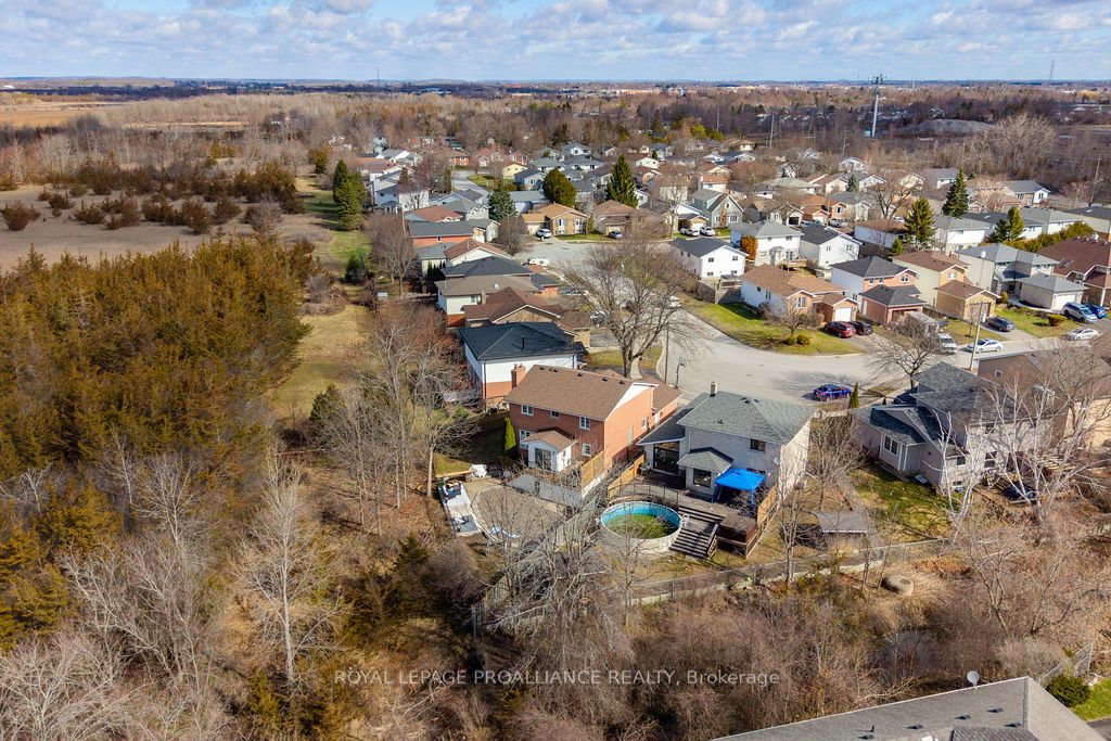 29 Sherwood Crescent, Belleville, ON K8P 5G2 photo 3