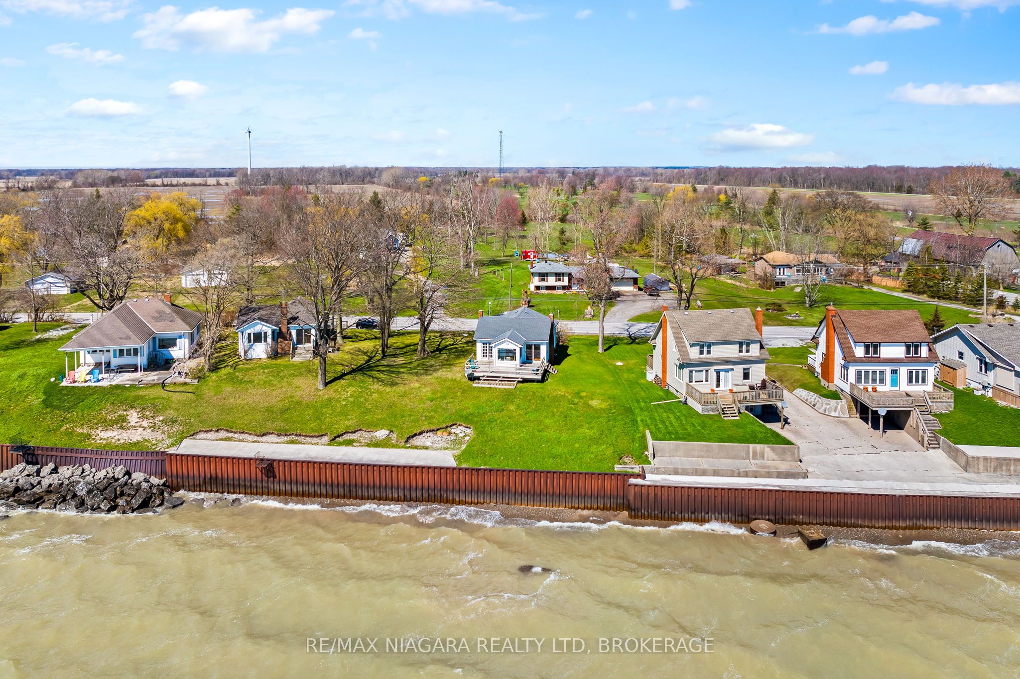 13165 Lakeshore Road, Wainfleet, ON L0S 1V0 photo 2