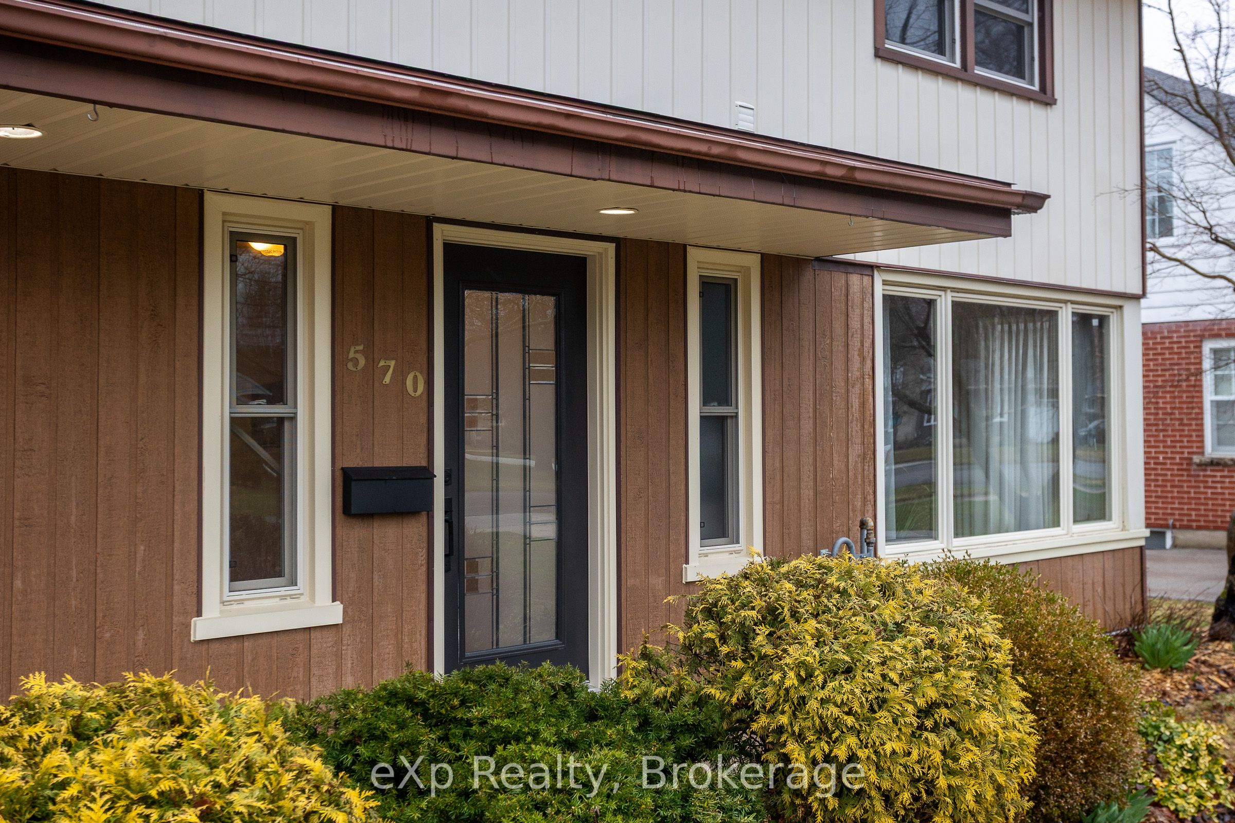 570 7th Street W, Owen Sound, ON N4K 3L6 photo 2