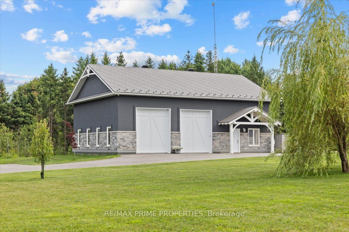 2440 Emmett Road, Orleans - Cumberland and Area, ON K4C 1S1 photo 3