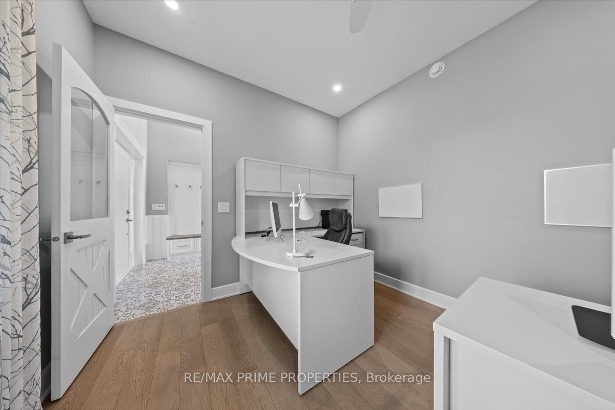 2440 Emmett Road, Orleans - Cumberland and Area, ON K4C 1S1 photo 5