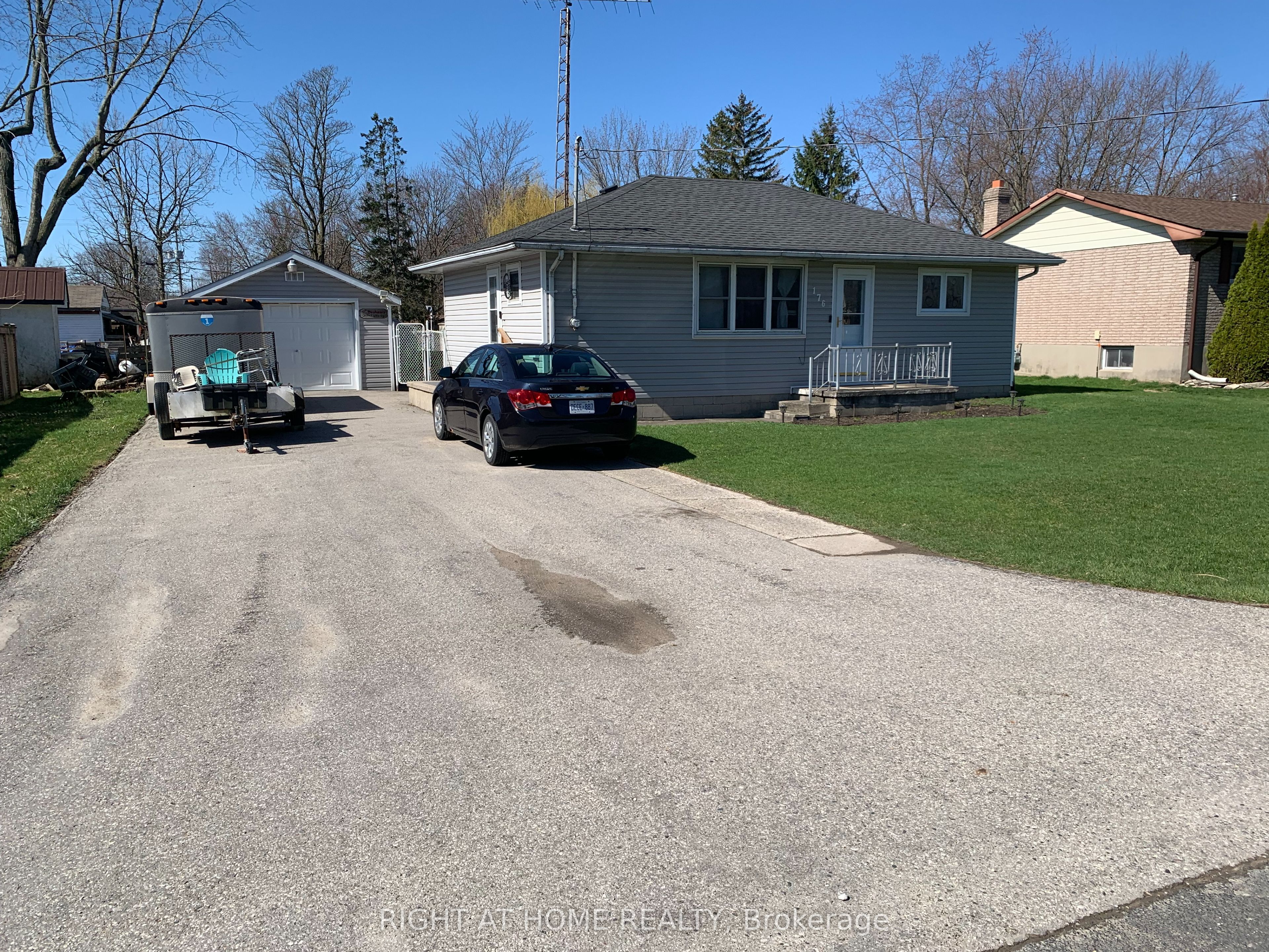 176 KING Street, Southwest Middlesex, ON N0L 1M0 photo 2