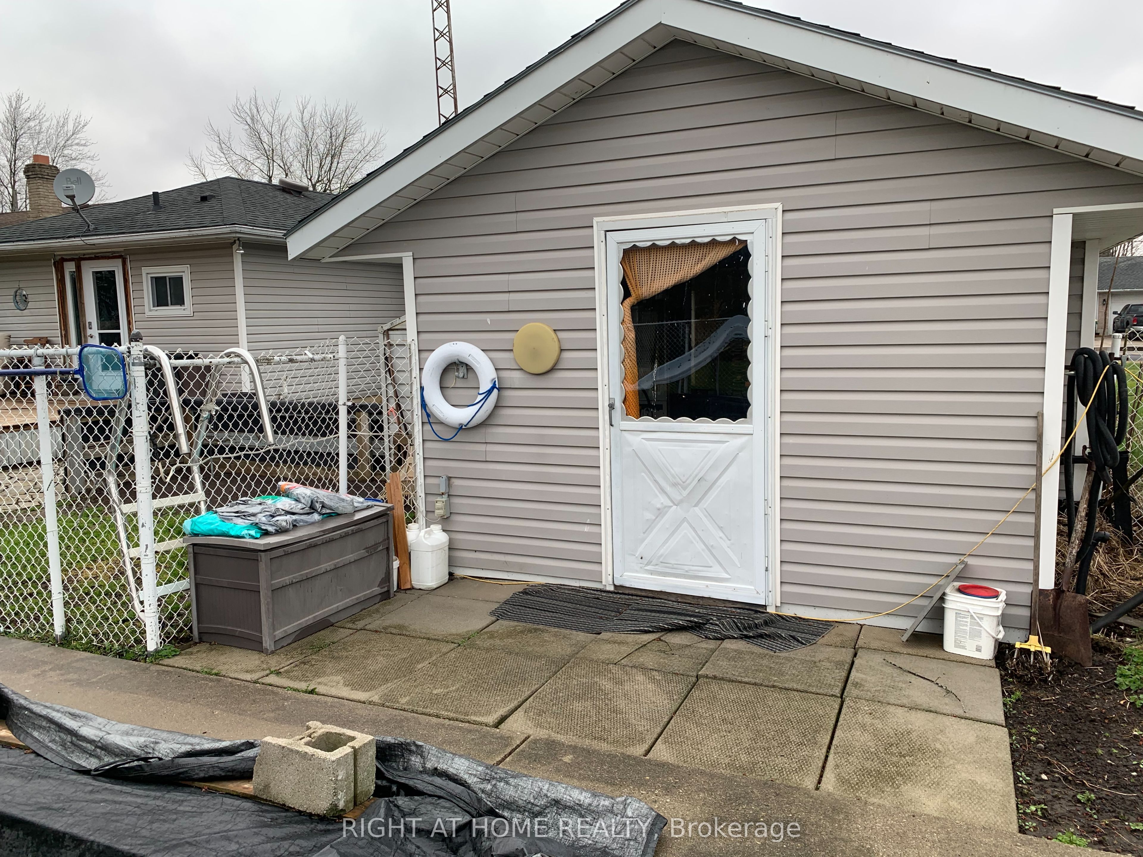 176 KING Street, Southwest Middlesex, ON N0L 1M0 photo 4