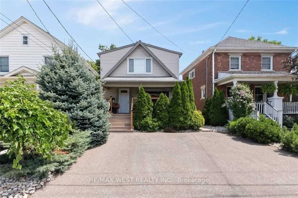 152 York Street, St. Catharines, ON L2R 6E7