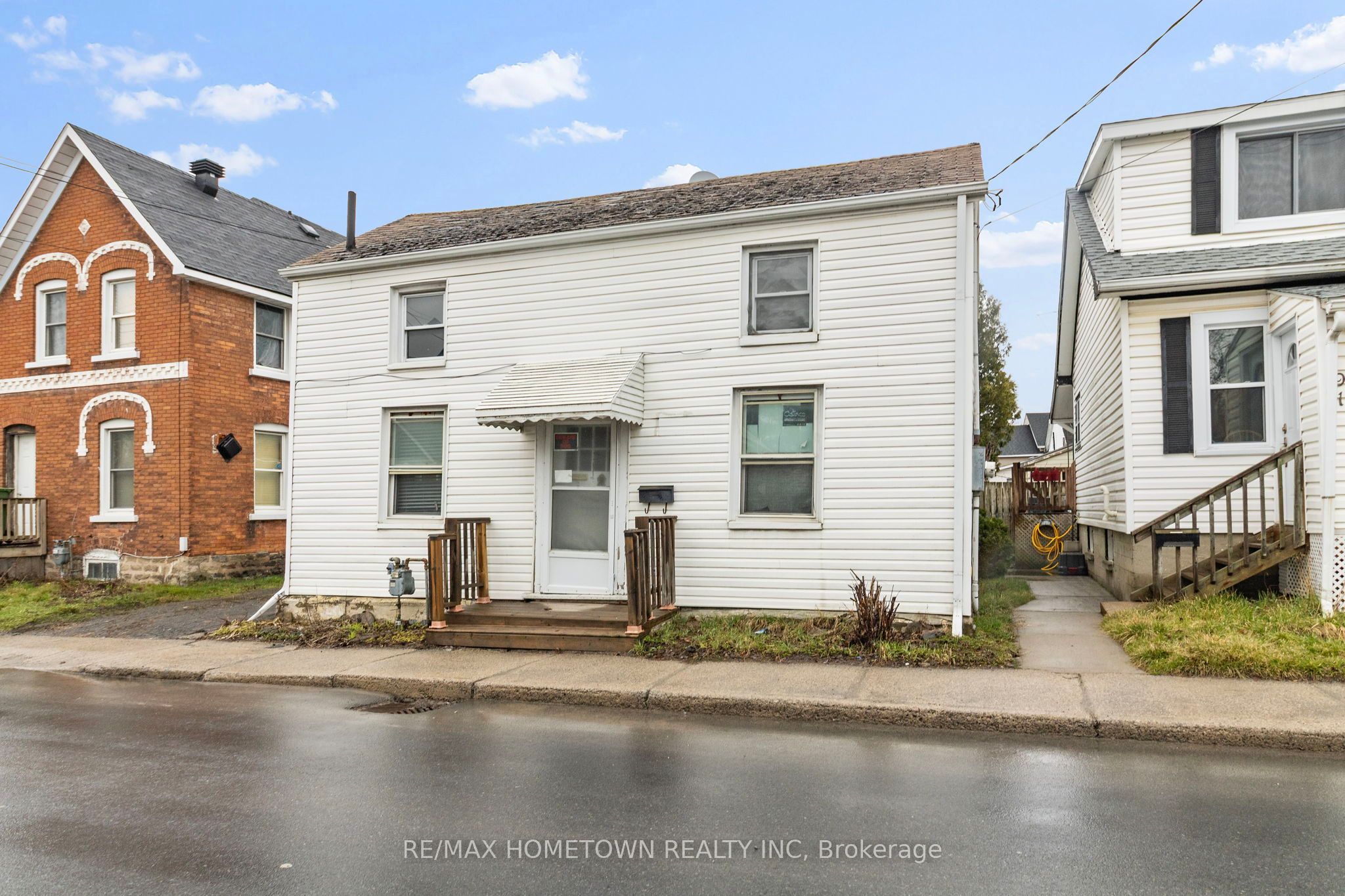 93 Perth Street, Brockville, ON K6V 5C8 photo 2