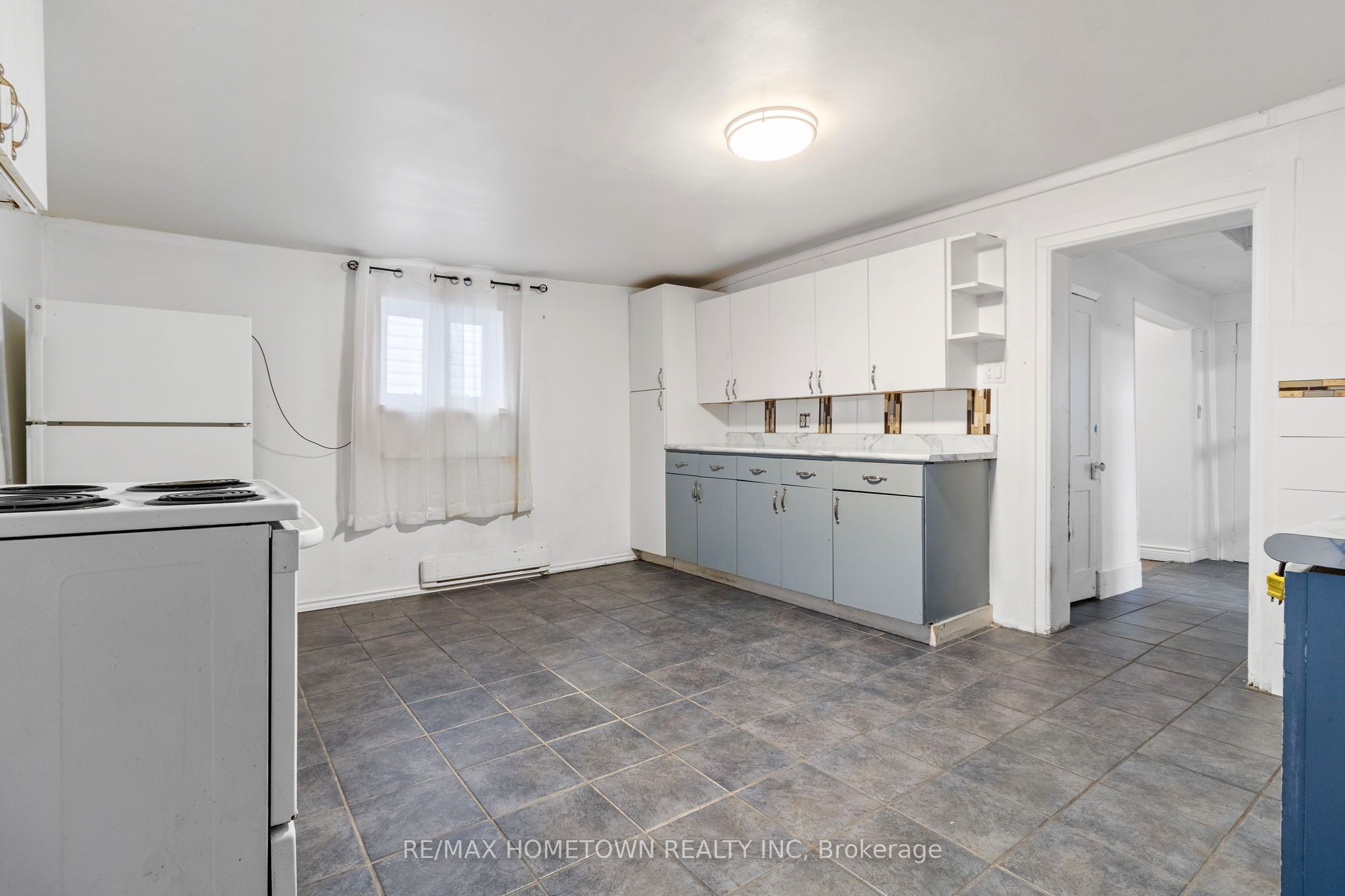 93 Perth Street, Brockville, ON K6V 5C8 photo 5