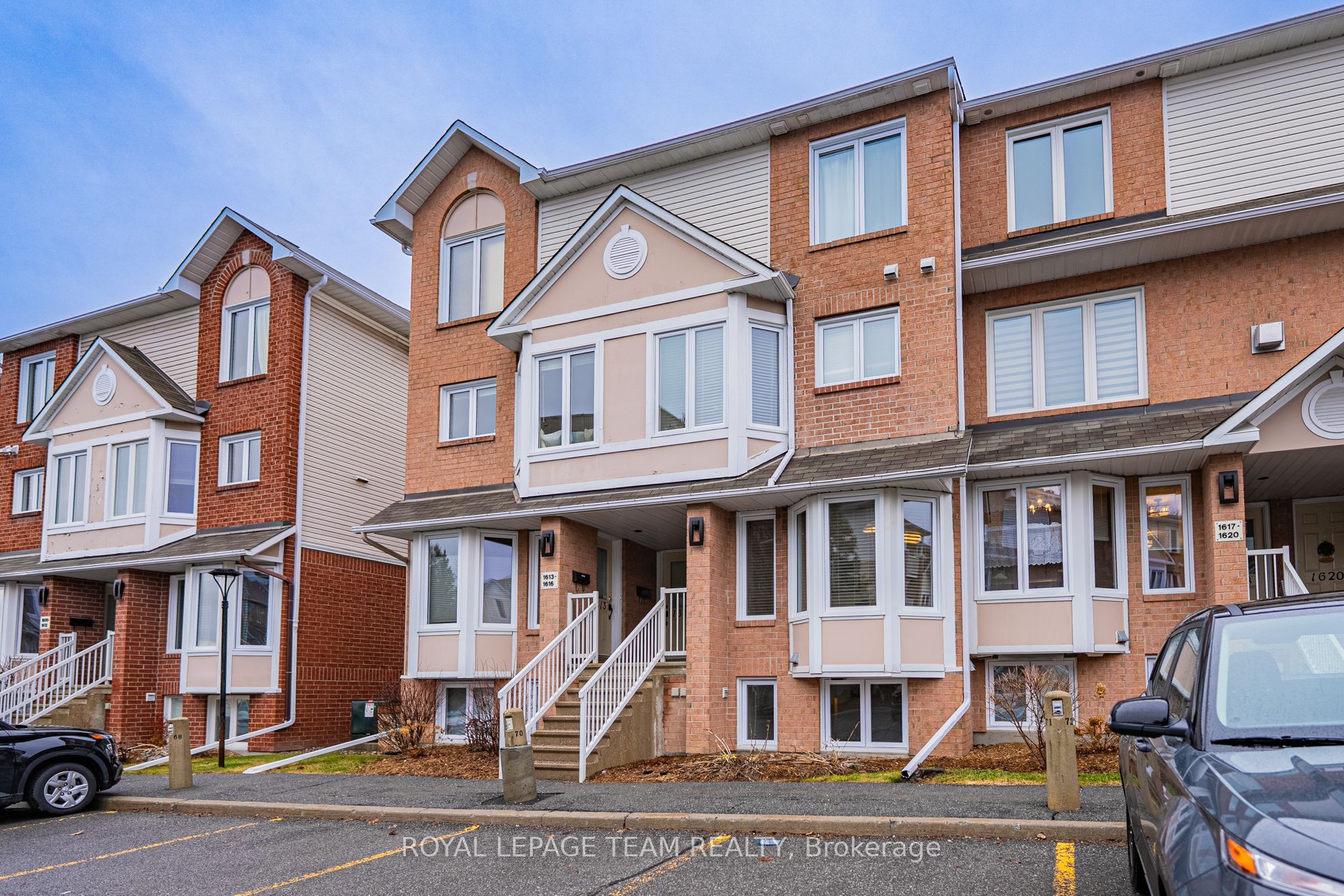 1615 Locksley Lane, Beacon Hill North - South and Area, ON K1J 1B6 photo 3