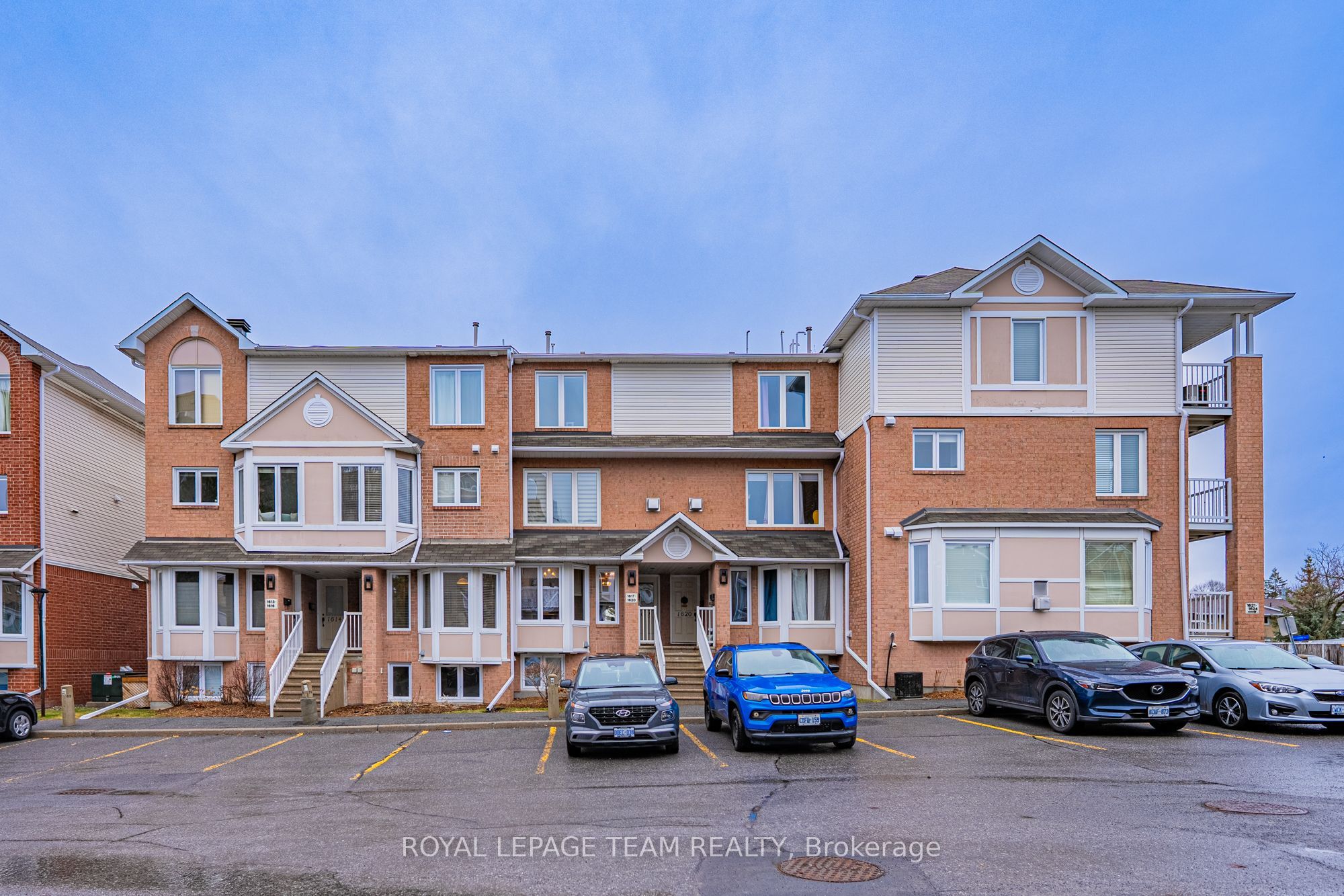 1615 Locksley Lane, Beacon Hill North - South and Area, ON K1J 1B6 photo 4