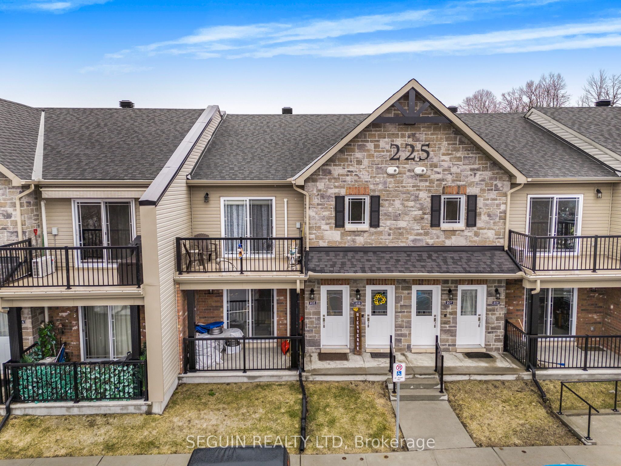 225 Spence Avenue 205, Hawkesbury, ON K6A 0B5