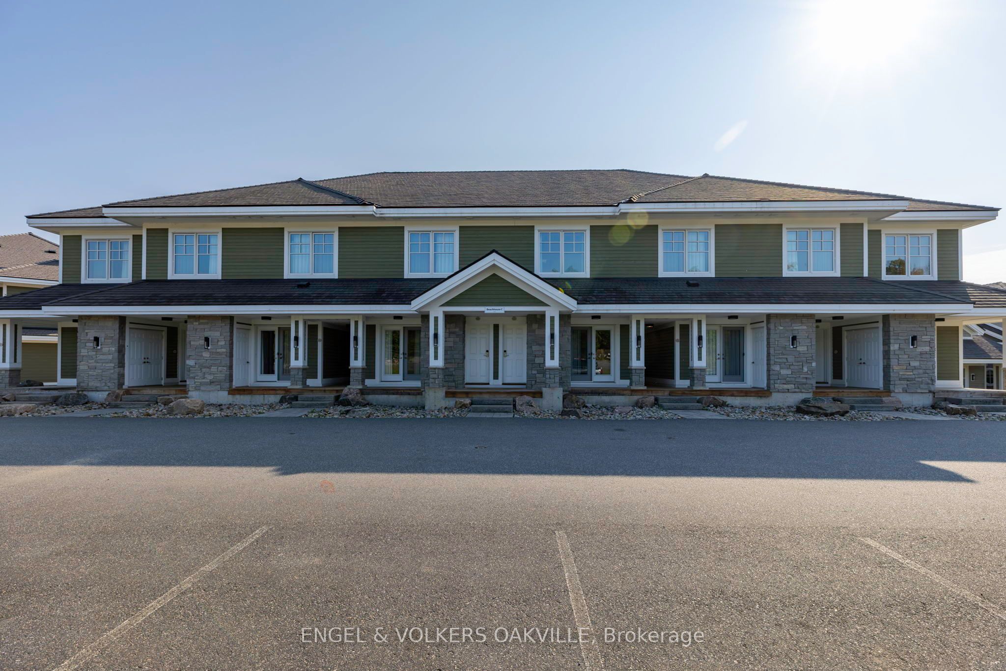 1869 Muskoka Road 118 W C-103, Muskoka Lakes, ON P1L 1X1 photo 2