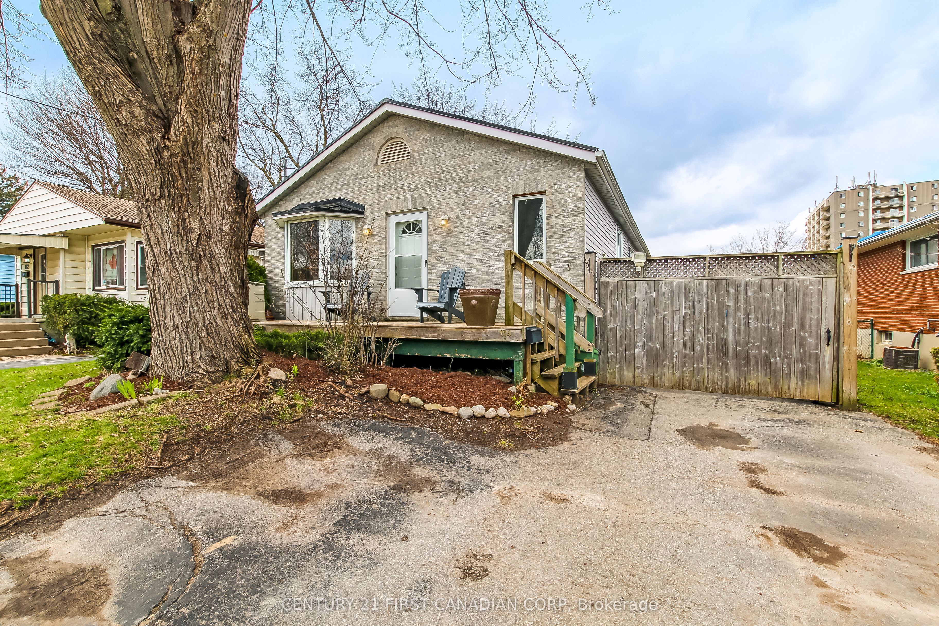 114 Connaught Avenue, London East, ON N5Y 3A6 photo 2